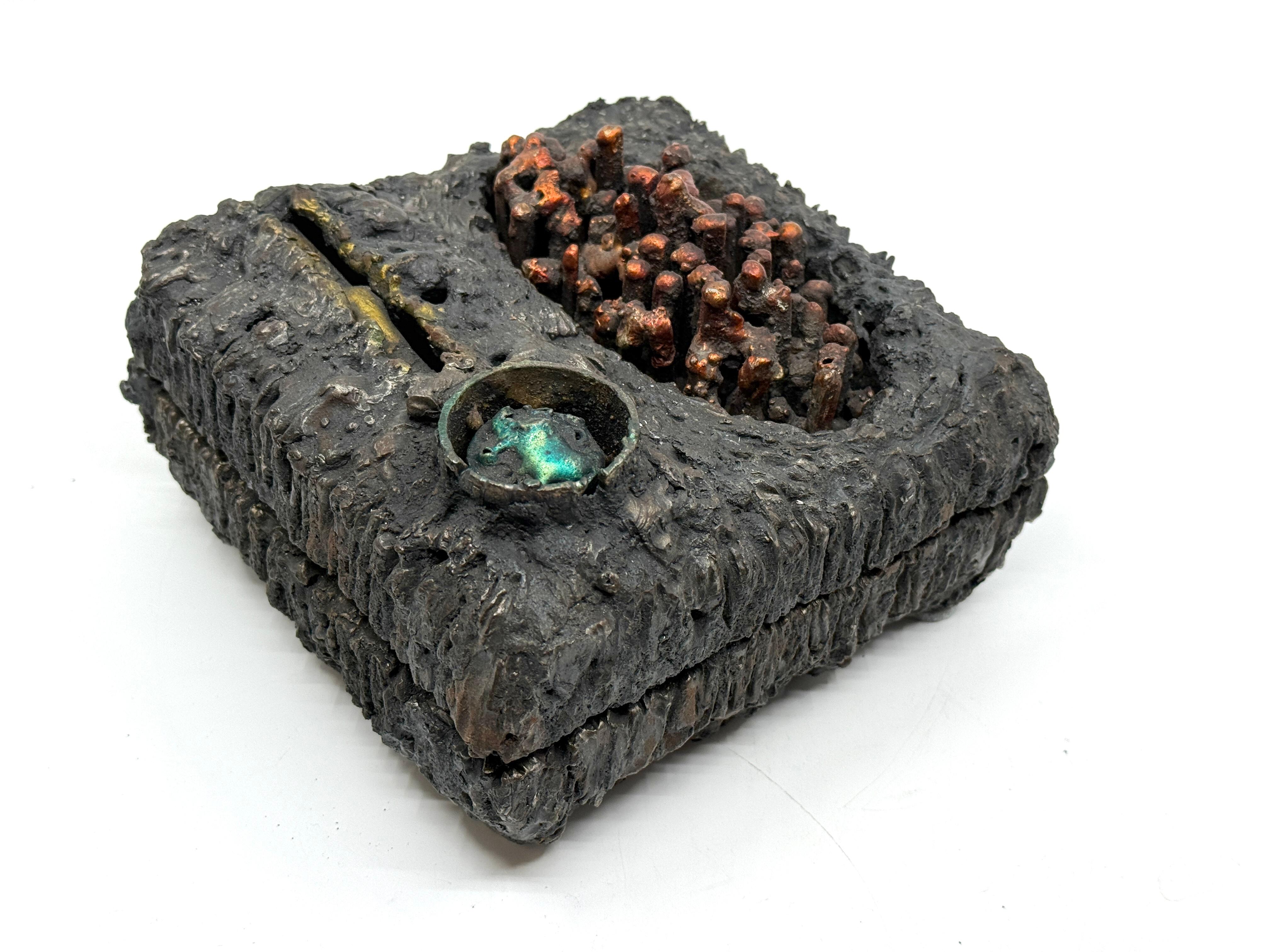 James Bearden Brutalist Containment Box #3 (Bronze) im Angebot