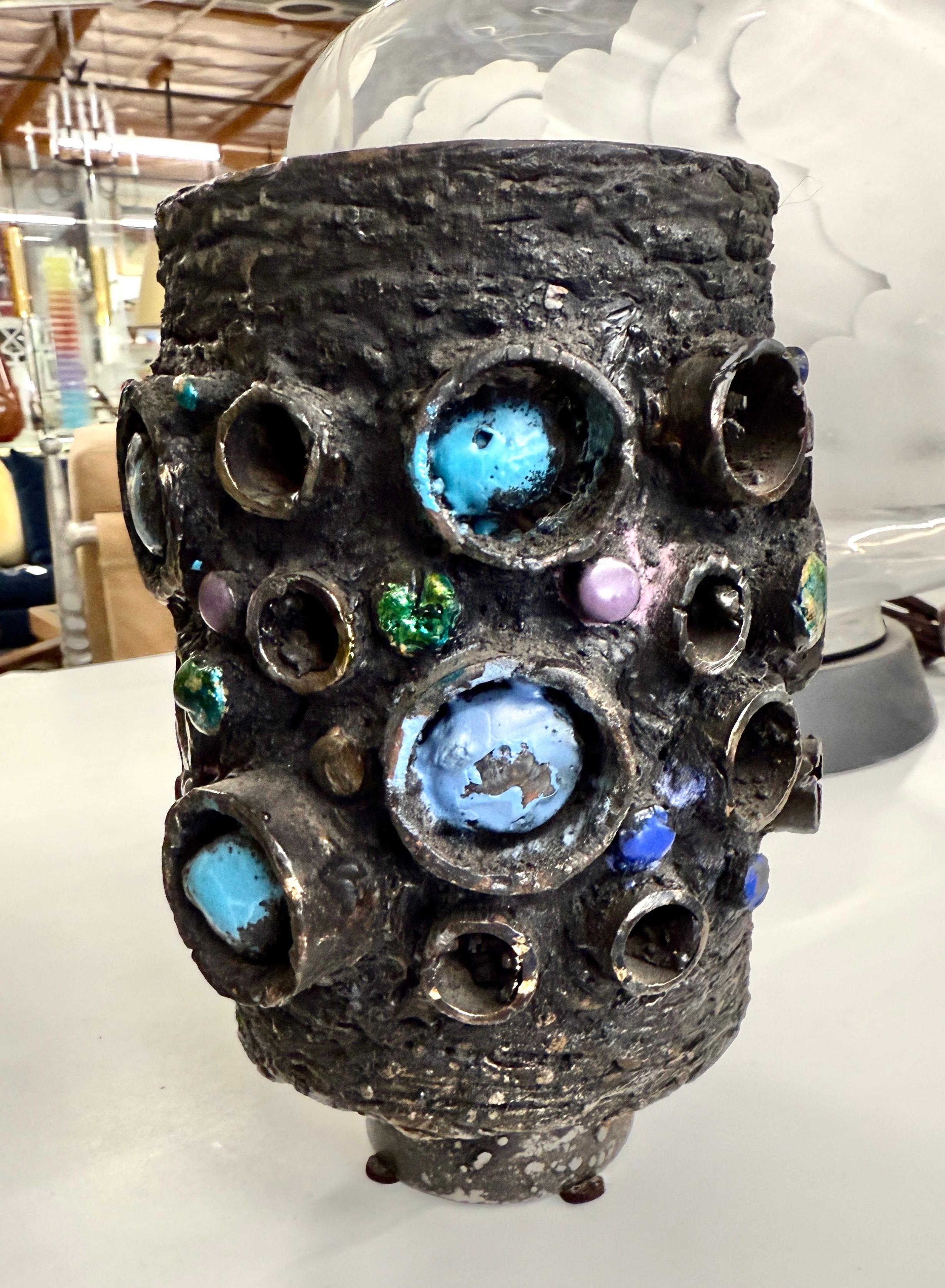 Fait main James Bearden Vaisseau-sculpture brutaliste en acier et émail en vente