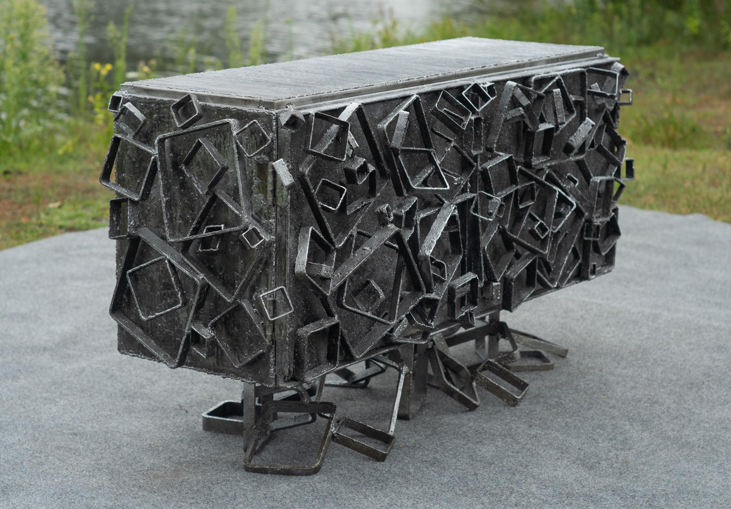 James Bearden Cosmic 'Array' Brutalistisches 2-türiges Kabinett - Stahl mit Metallic Wash (Geschweißt) im Angebot