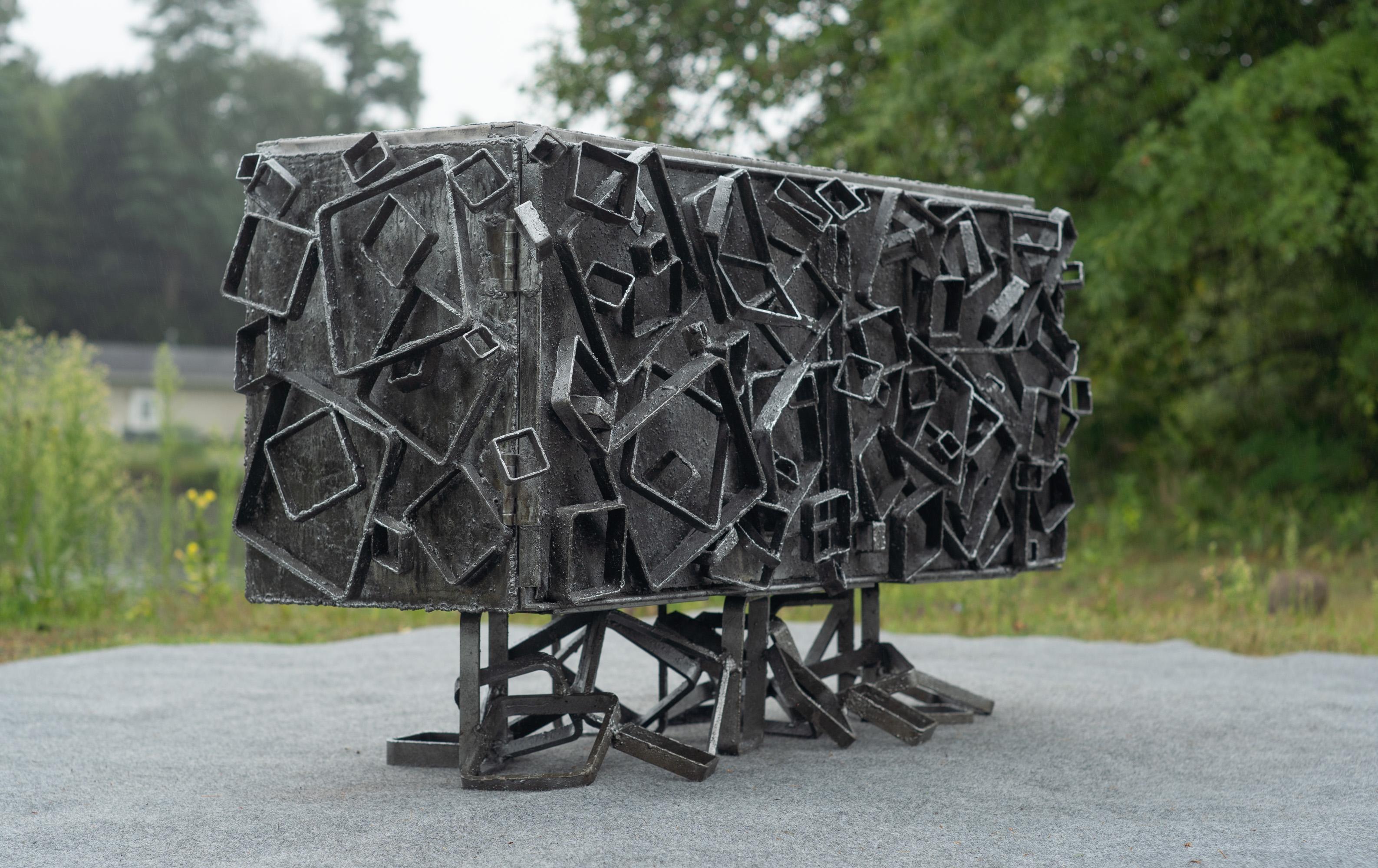 James Bearden Cosmic 'Array' Brutalistisches 2-türiges Kabinett - Stahl mit Metallic Wash (21. Jahrhundert und zeitgenössisch) im Angebot