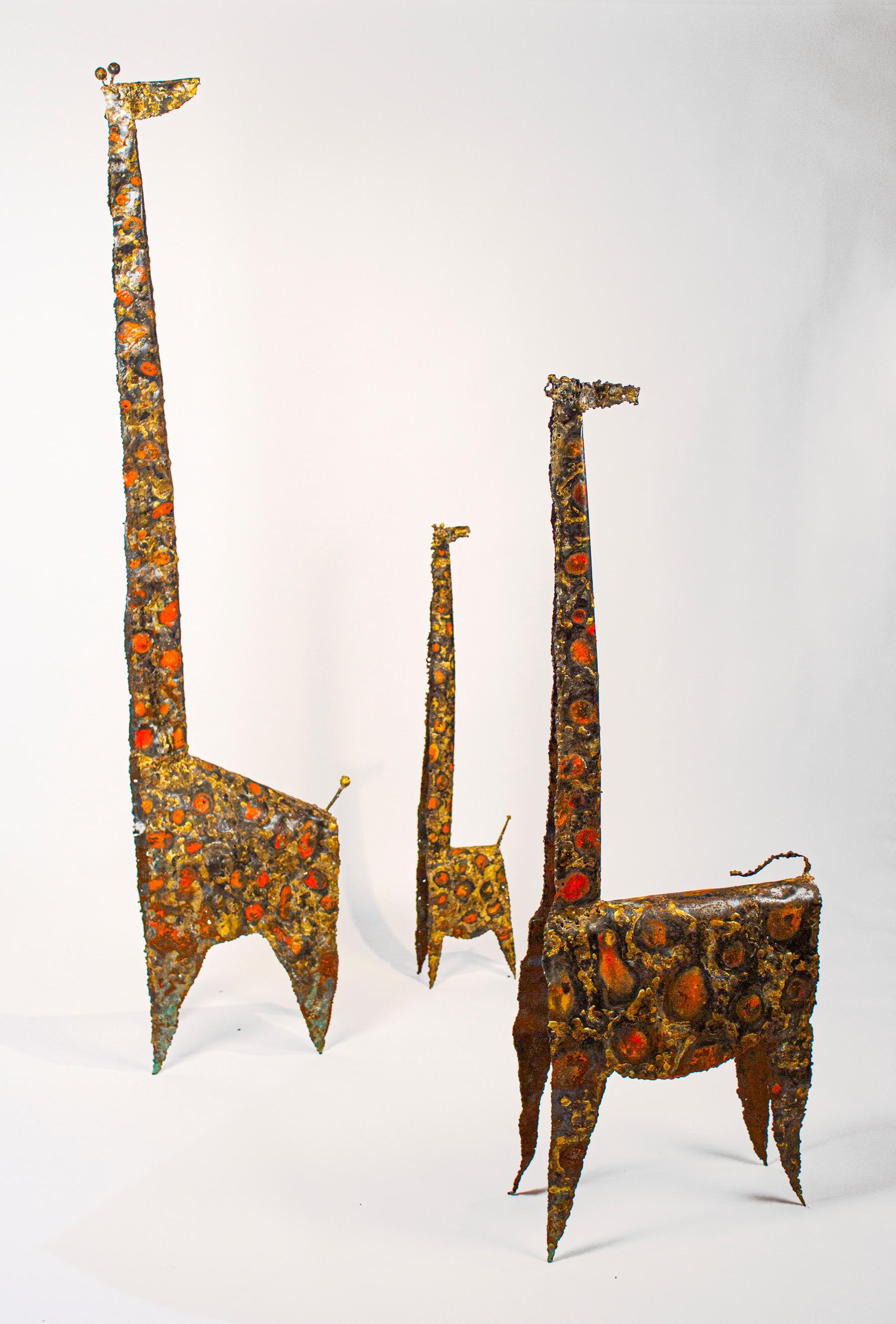 James Bearden Trio de sculptures de girafes brutalistes 