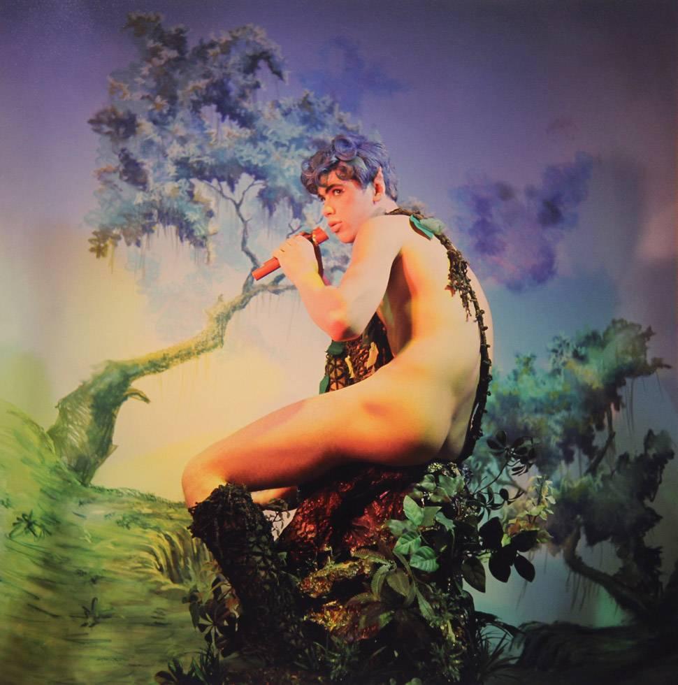 James Bidgood Portrait Photograph – Schwenk von hinten