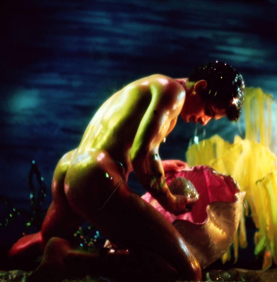 James Bidgood Figurative Photograph – Perle, Wasserfarben