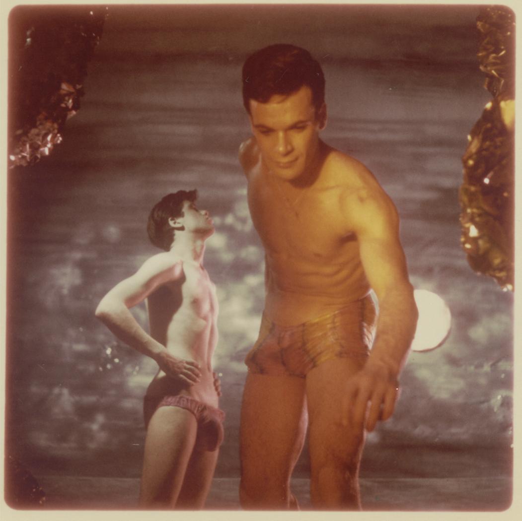Alcanzar, Castillos de arena - Photograph de James Bidgood