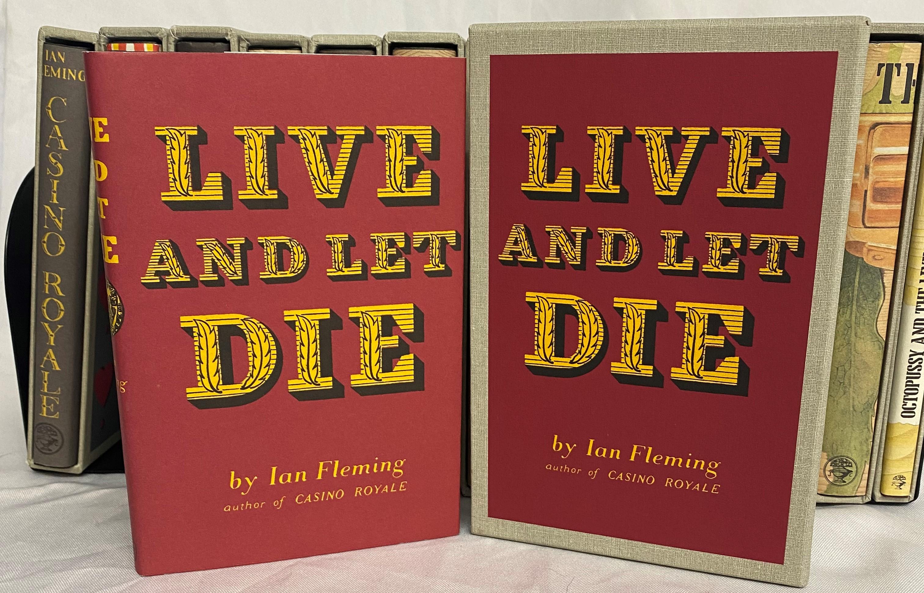 James Bond de Ian Fleming, Conjunto Completo de 14 Primeras Ediciones de la Biblioteca (Libro) en Bueno estado para la venta en North Yorkshire, GB