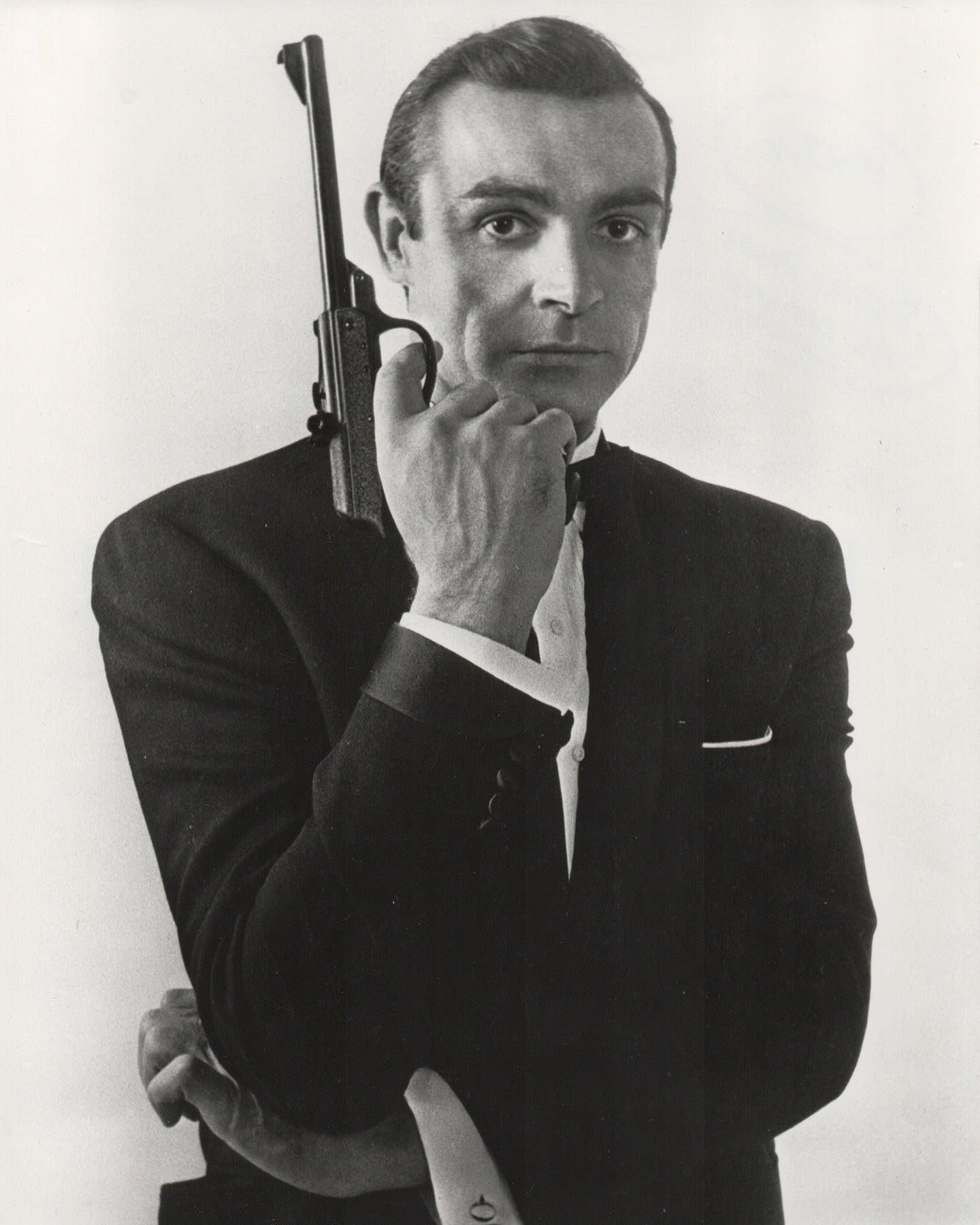 James Bond c1970s Pressewerbung Standbild - Gerahmt (Papier) im Angebot