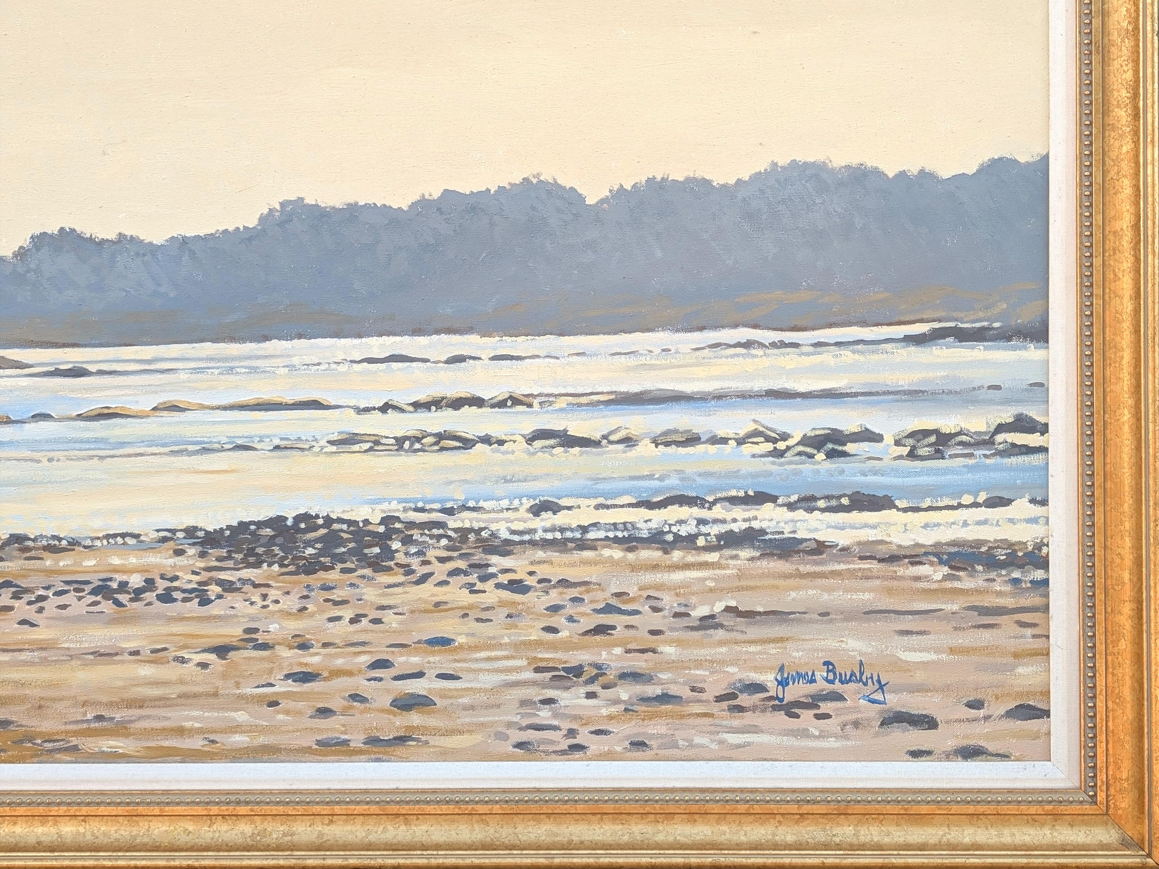 Impressionistische Landschaftsmalerei des in Texas lebenden Künstlers James Busby. Das Werk zeigt eine in Pastellblau getönte, offene Flusslandschaft, die sich durch das Hügelland schlängelt. Signiert vom Künstler in der rechten unteren Ecke der