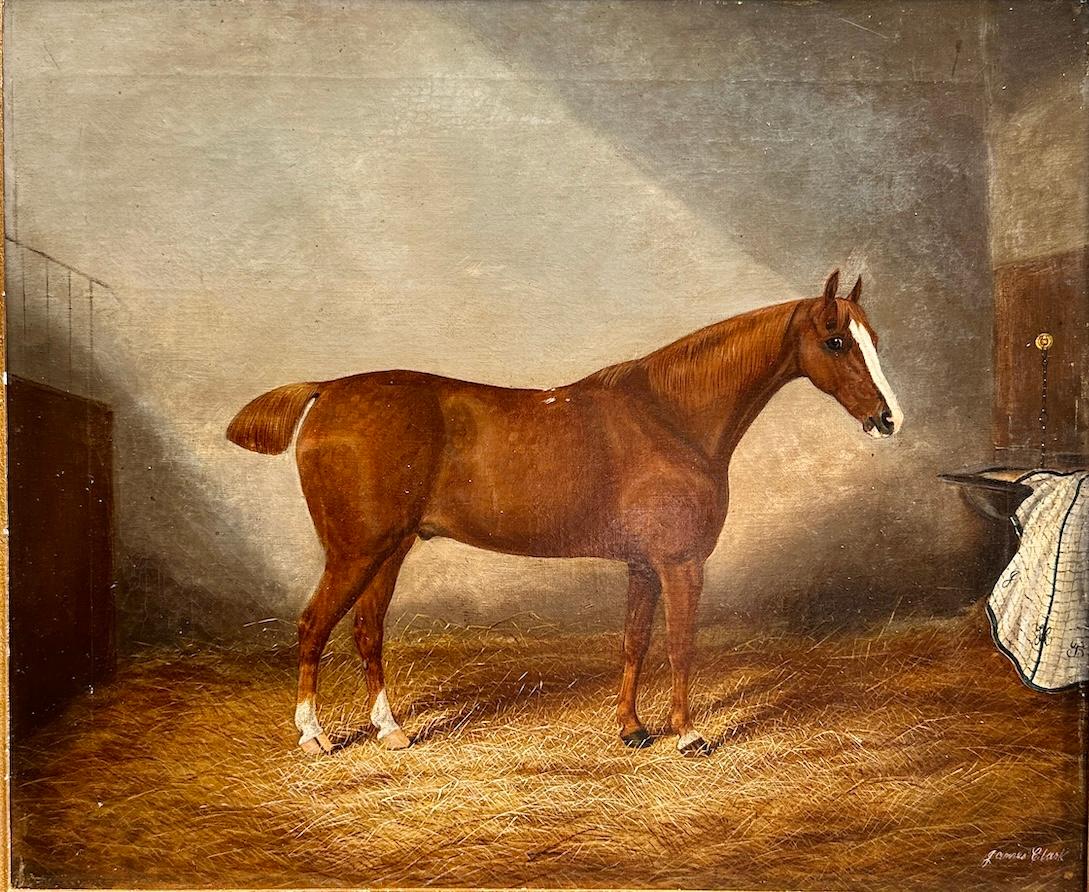 Ritratto inglese antico vittoriano di un cavallo/cacciatore in una stalla - Painting di James Clark