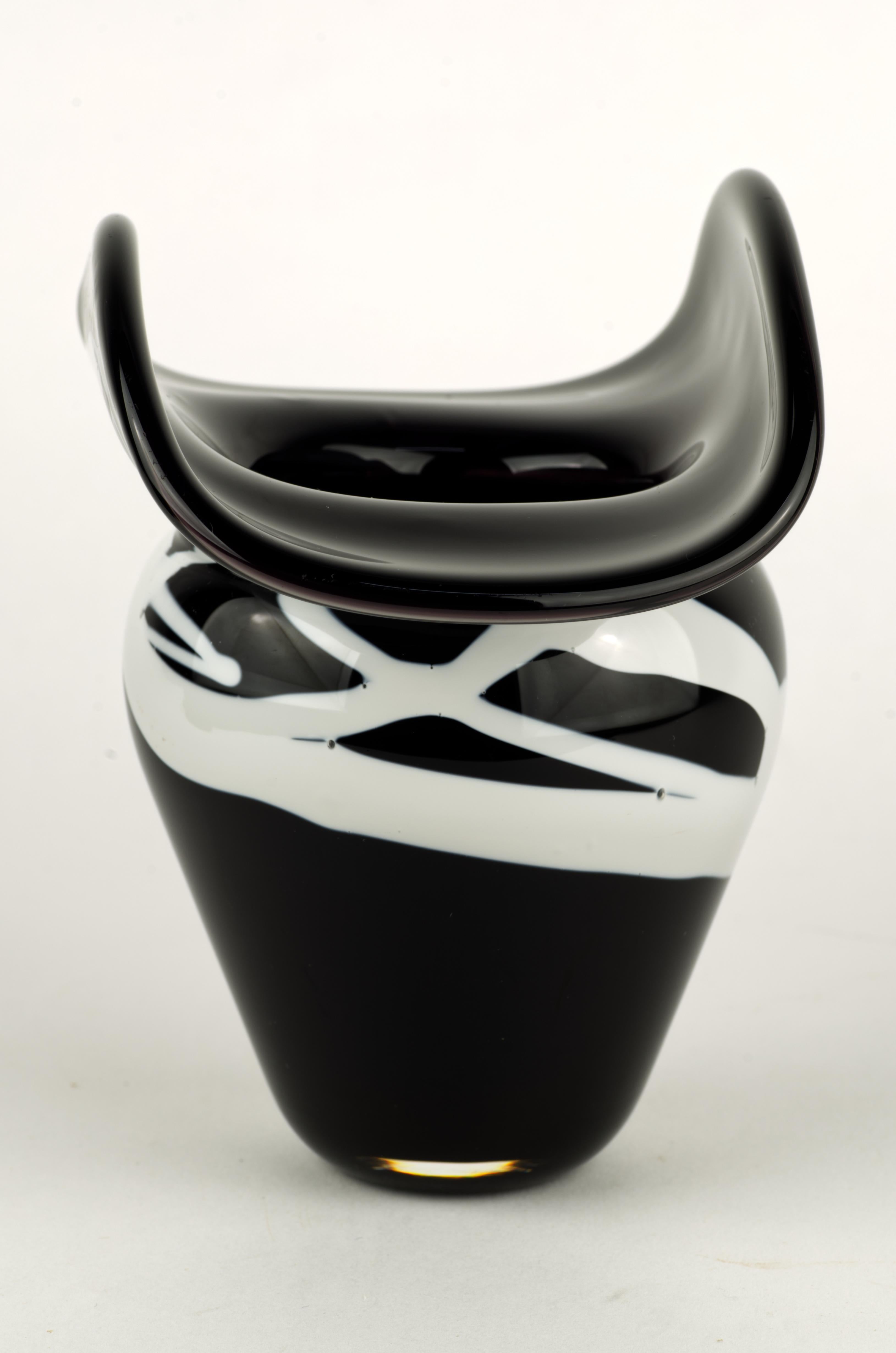Hand-Crafted James Curtis Modernist Black and White Vase, Seattle Art Glass