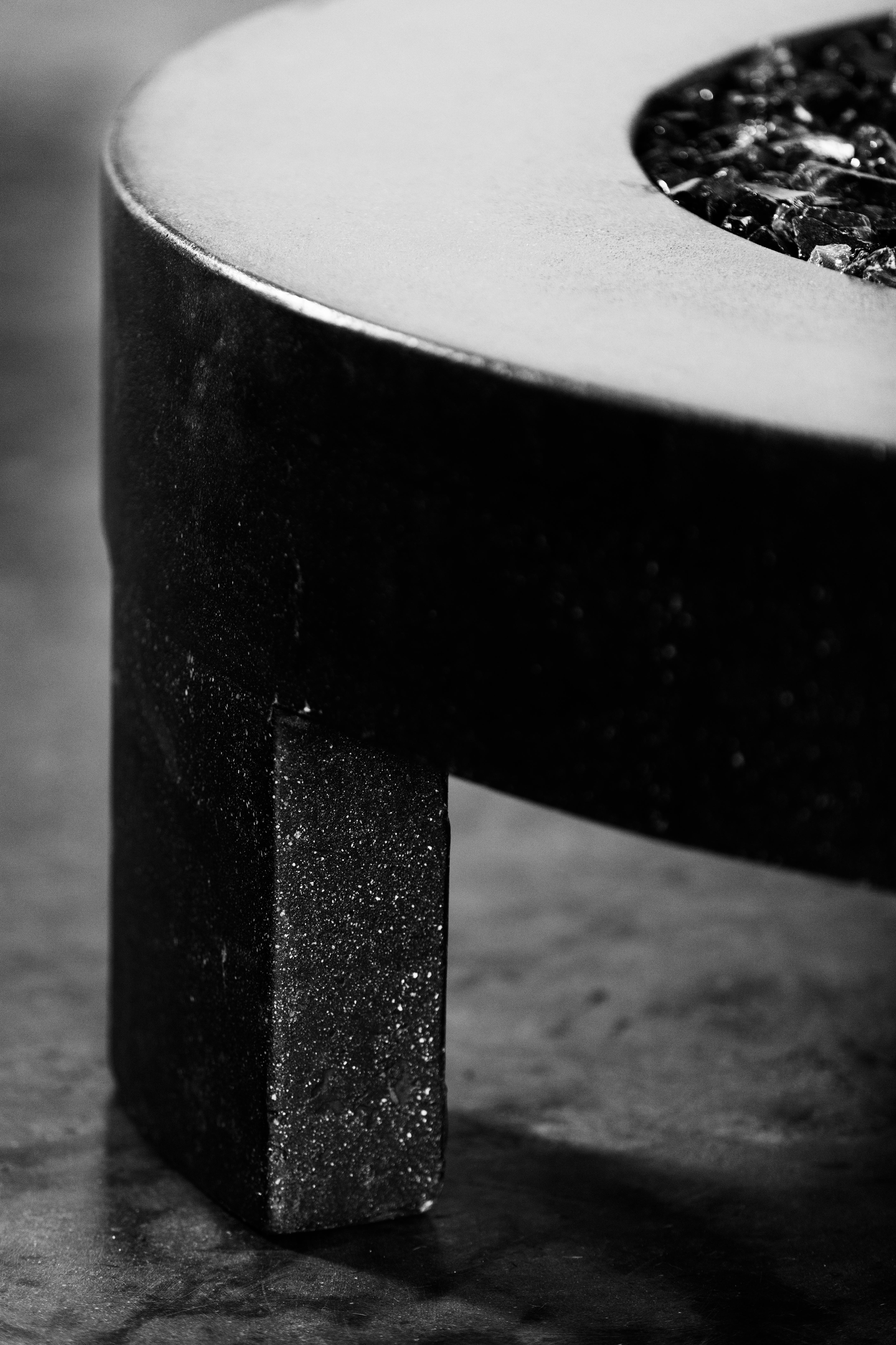 James de Wulf 3-Legged Concrete Fire Table For Sale 2