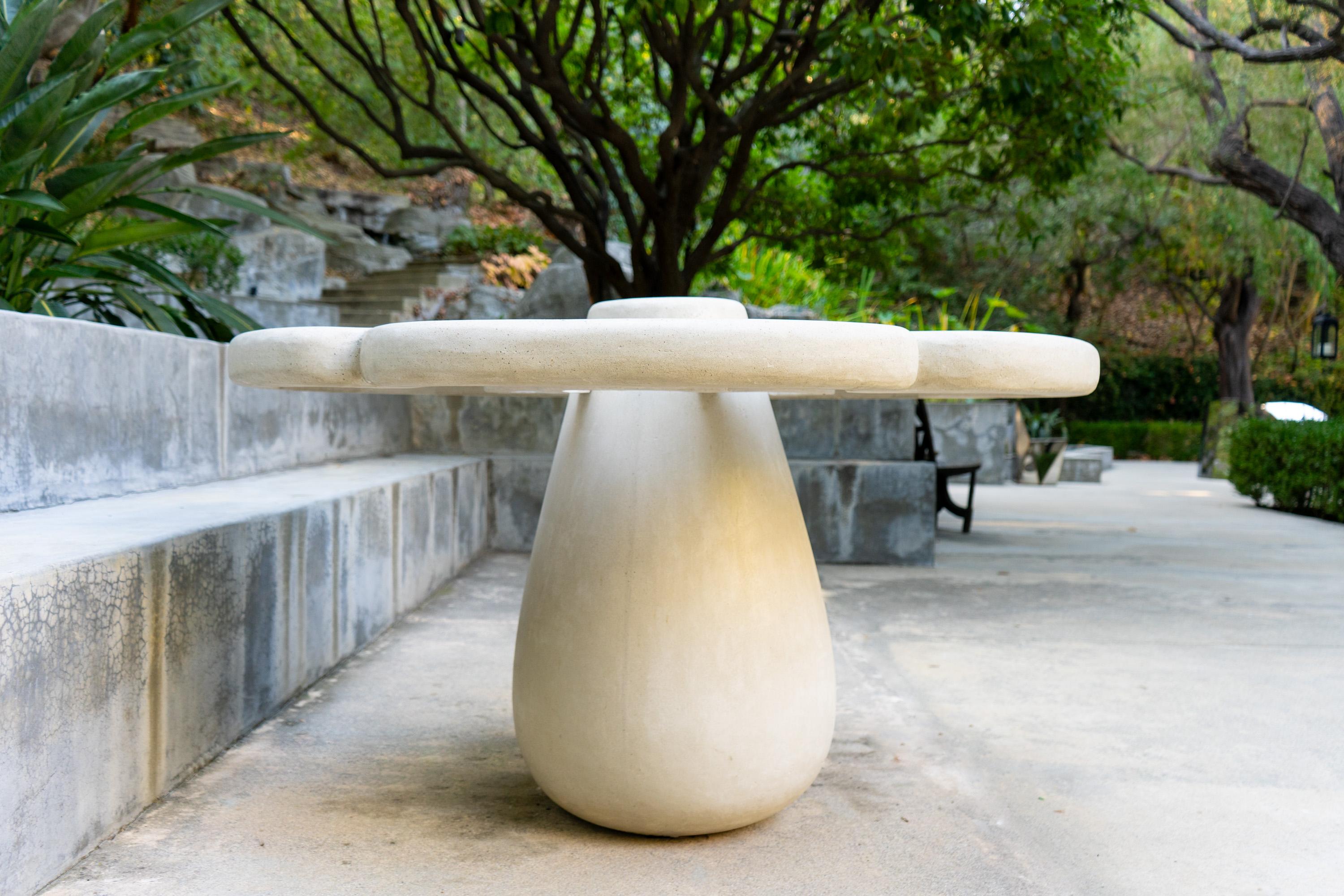 Table Blueberry de James de Wulf, disponible maintenant Neuf - En vente à Paia, HI