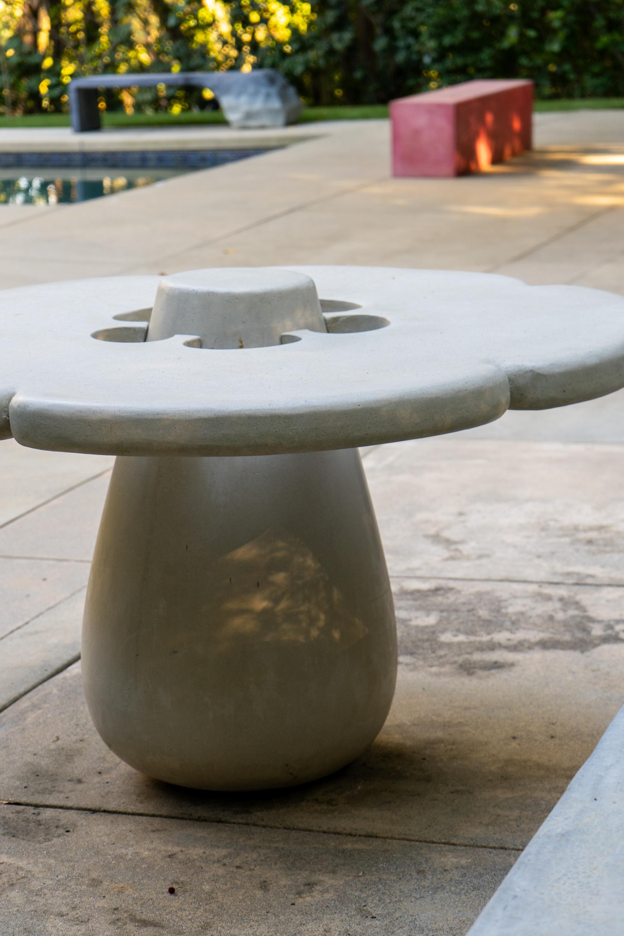 Table Blueberry de James de Wulf, disponible maintenant en vente 2