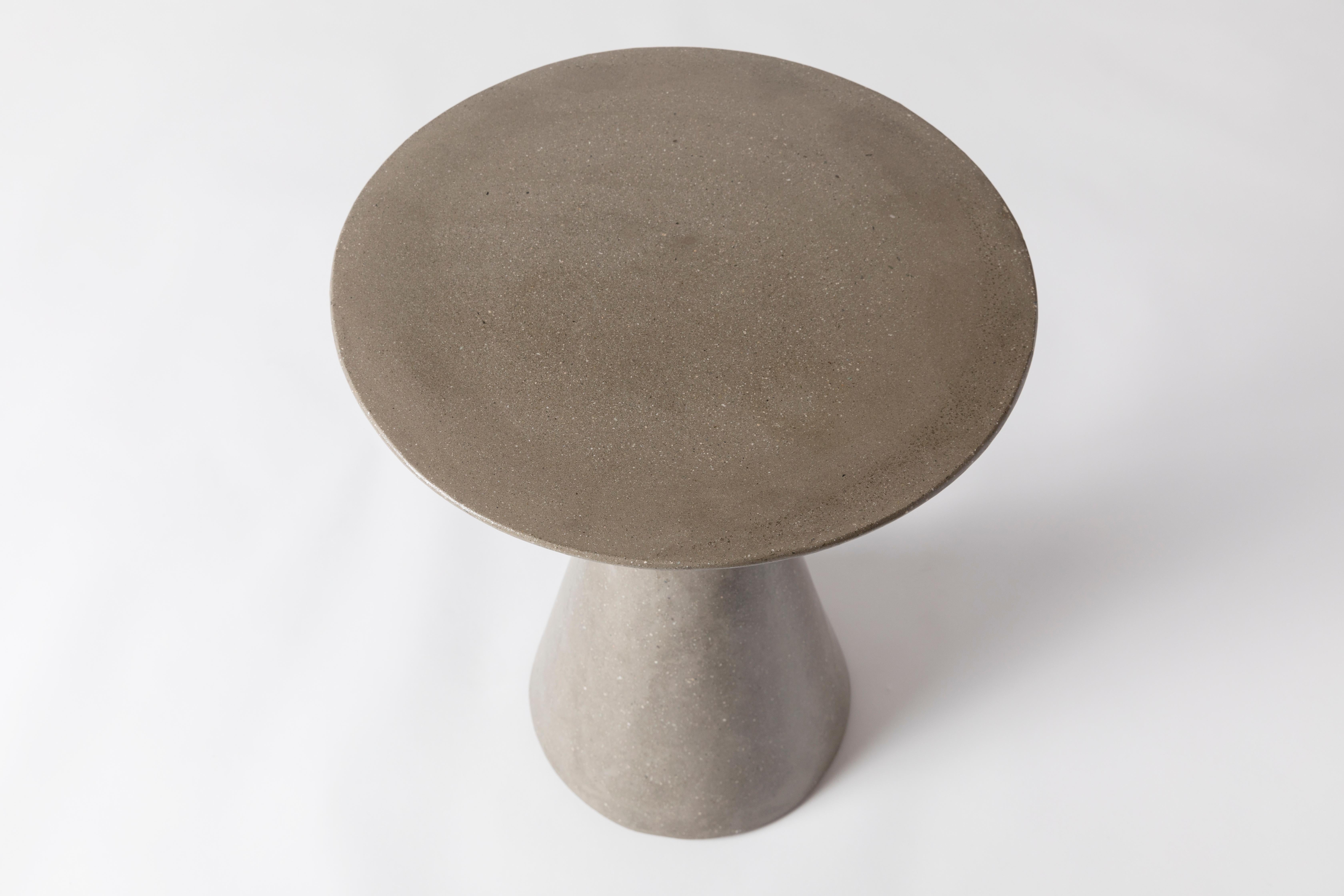 beton beistelltisch