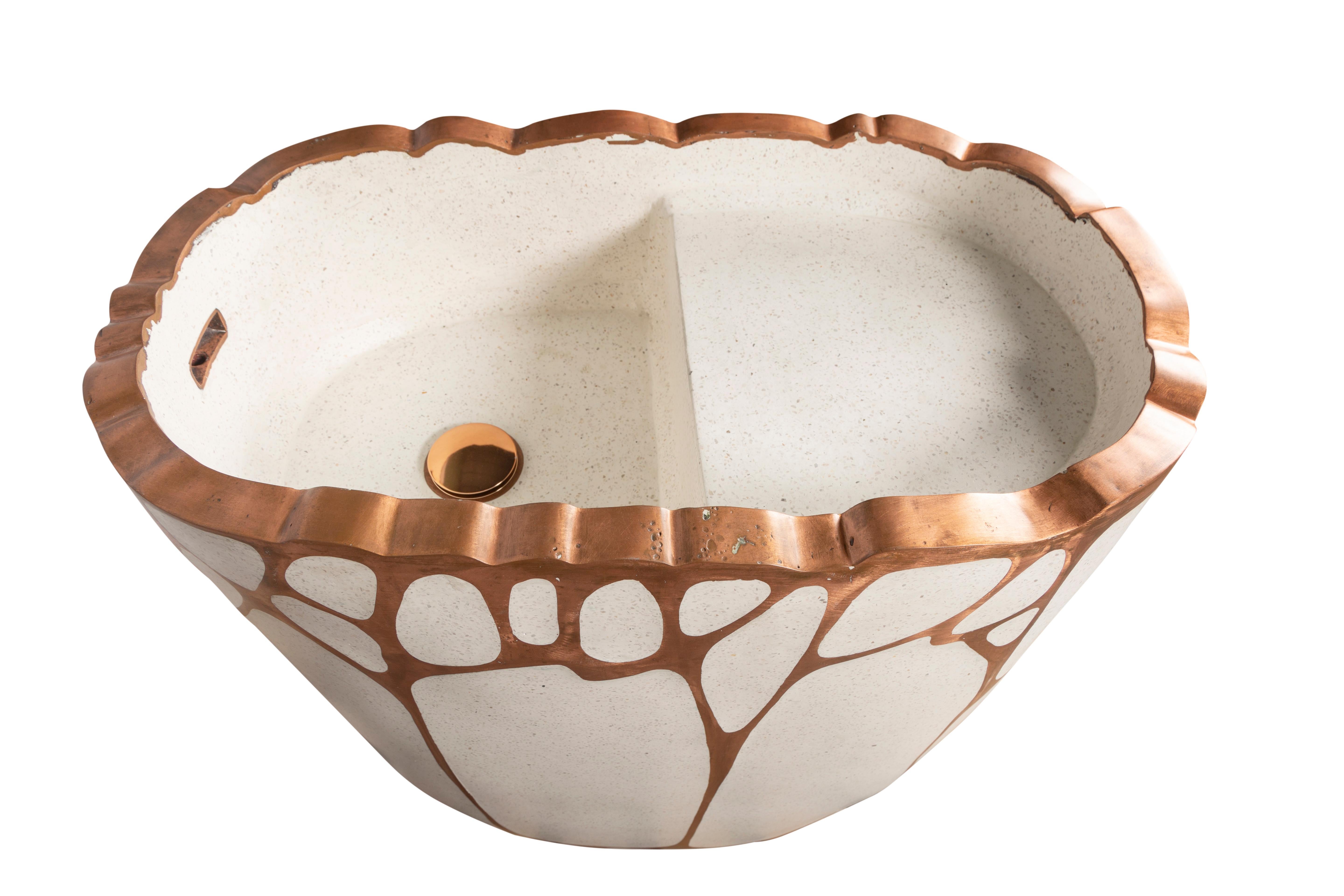 Contemporary James de Wulf Exo Lotus Standing Sink For Sale