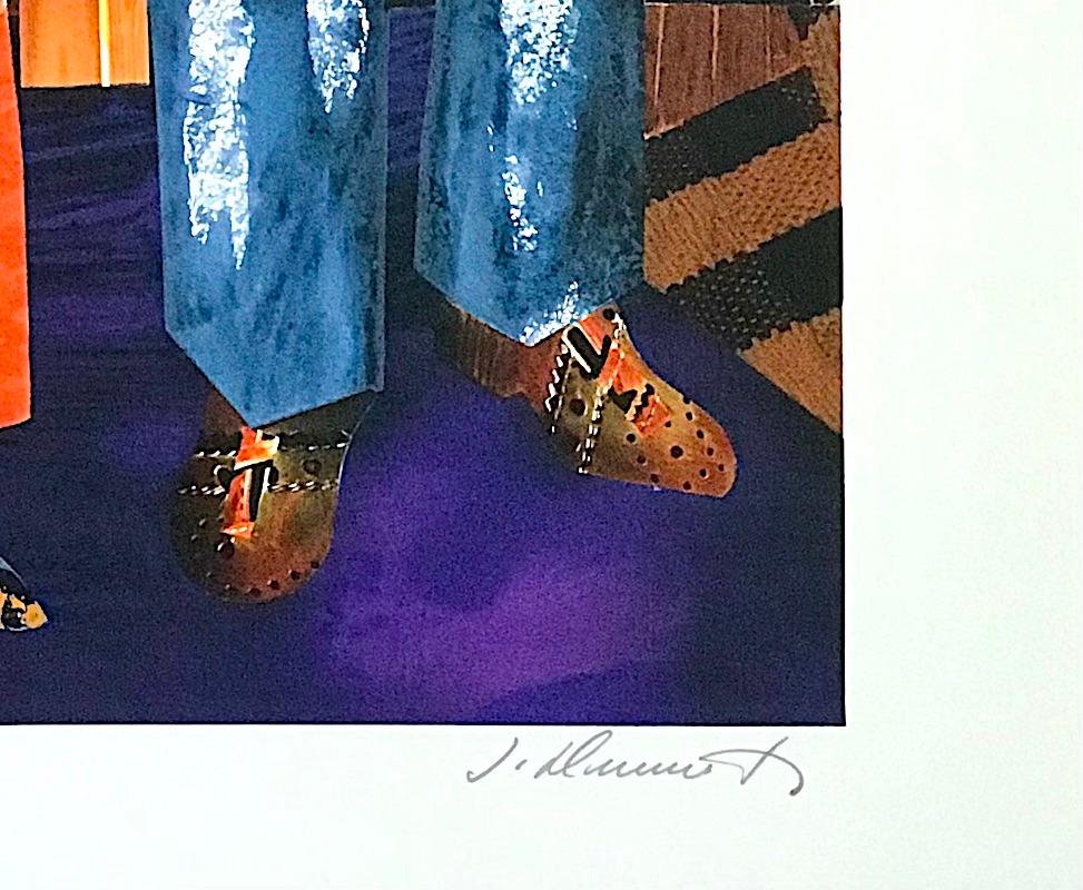BACKYARD, del artista James Denmark, es una litografía original dibujada a mano, de edición limitada, impresa en papel de archivo Somerset, 100% libre de ácido, mediante técnicas tradicionales de litografía a mano. BACKYARD es una de las coloridas
