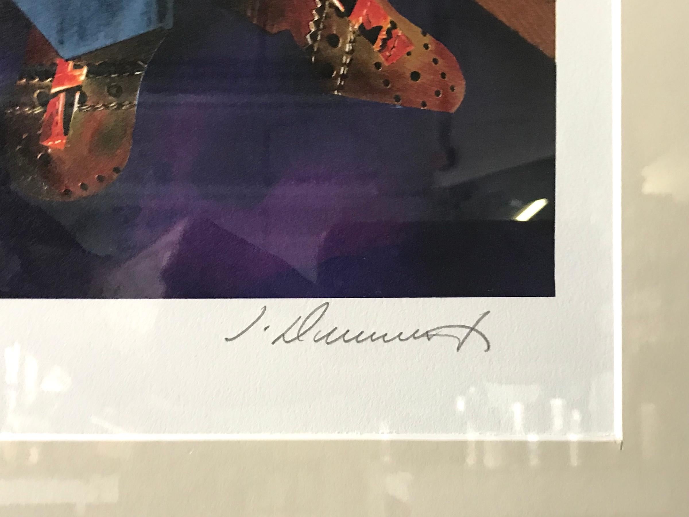 BACKYARD des Künstlers James Denmark ist eine handgezeichnete Original-Lithografie in limitierter Auflage, gedruckt auf 100 % säurefreiem Somerset-Papier in traditioneller Handlithografie-Technik. BACKYARD ist eine von Dänemarks farbenfrohen