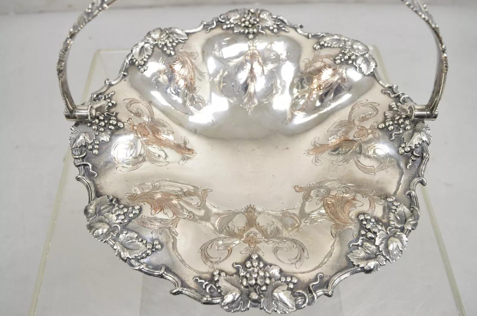 Vittoriano James Dixon & Sons - Ciotola con cestino smerlato placcata in argento con riporto a vite in vendita