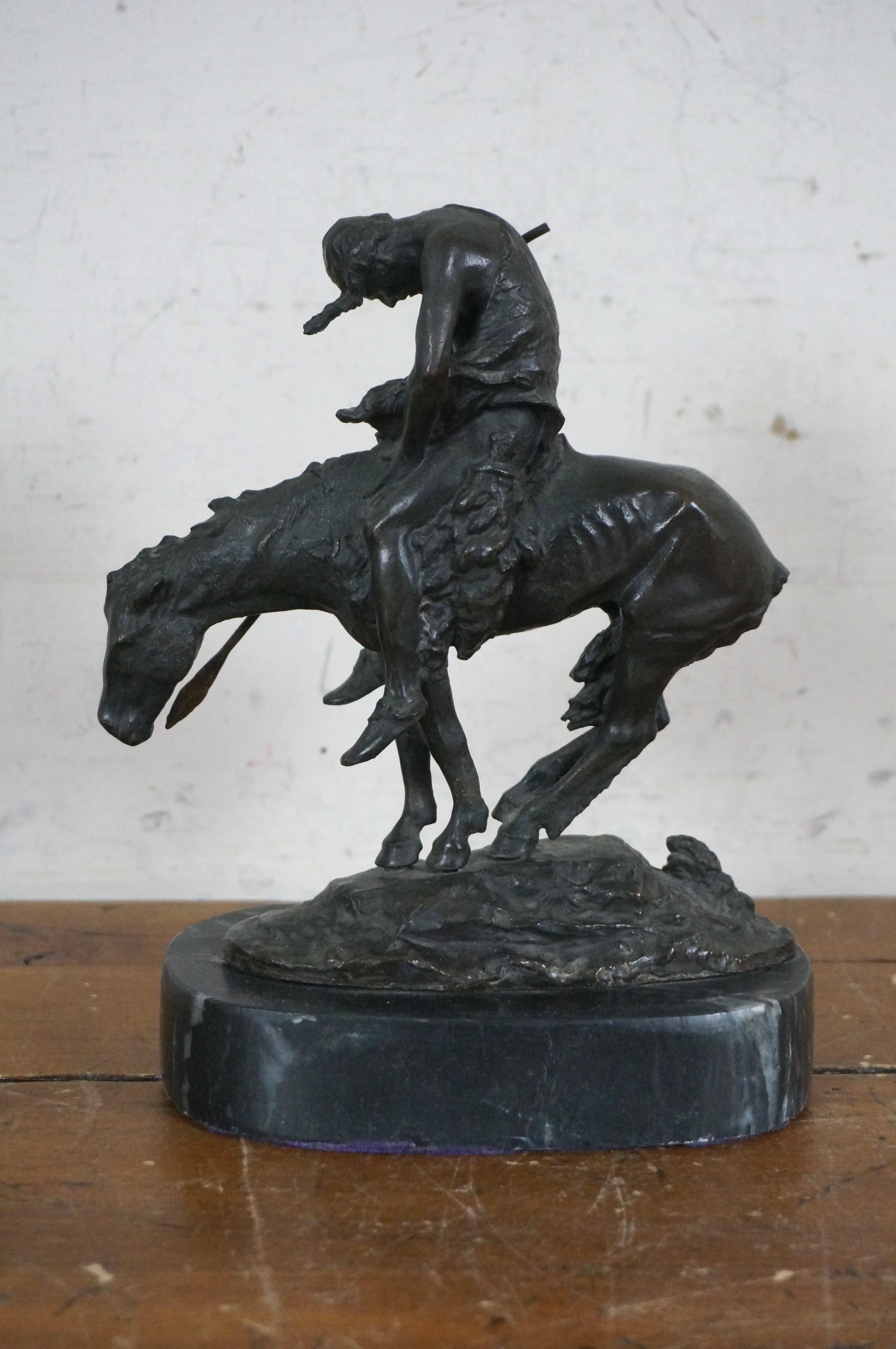 James Earle Fraser Escultura de bronce en forma de estatuilla de un nativo americano, final del camino 9 siglo XX