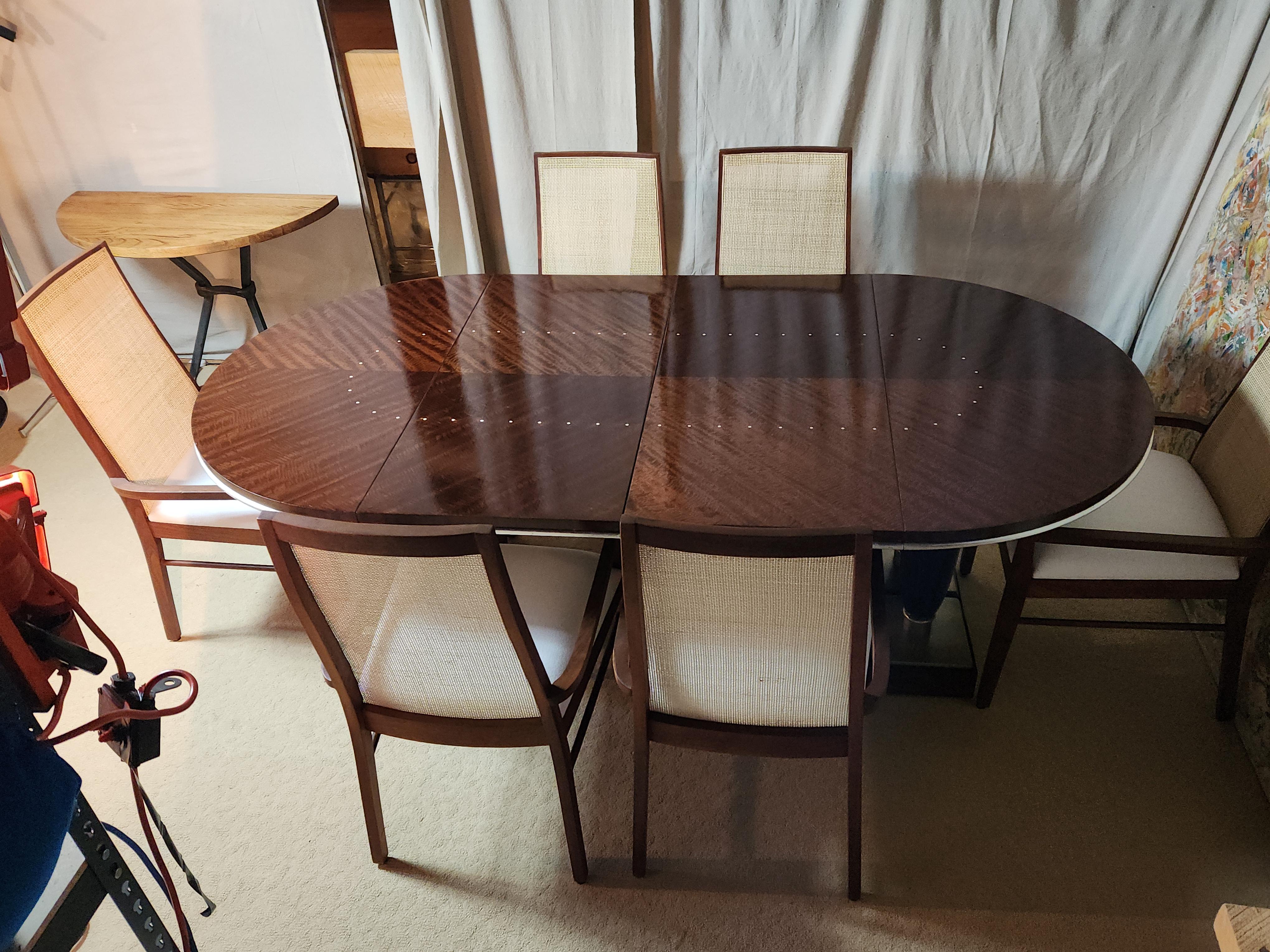 Table de salle à manger en acajou avec incrustations d'os A James Studio 1987 en vente 4