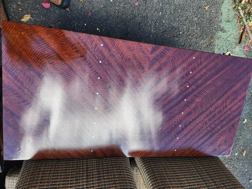 Table de salle à manger en acajou avec incrustations d'os A James Studio 1987 Bon état - En vente à Camden, ME