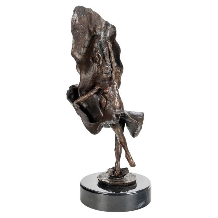 James Gabbert ( Amerikaner, geb. 1952) Bronze einer Frau, „Dusk“, signiert