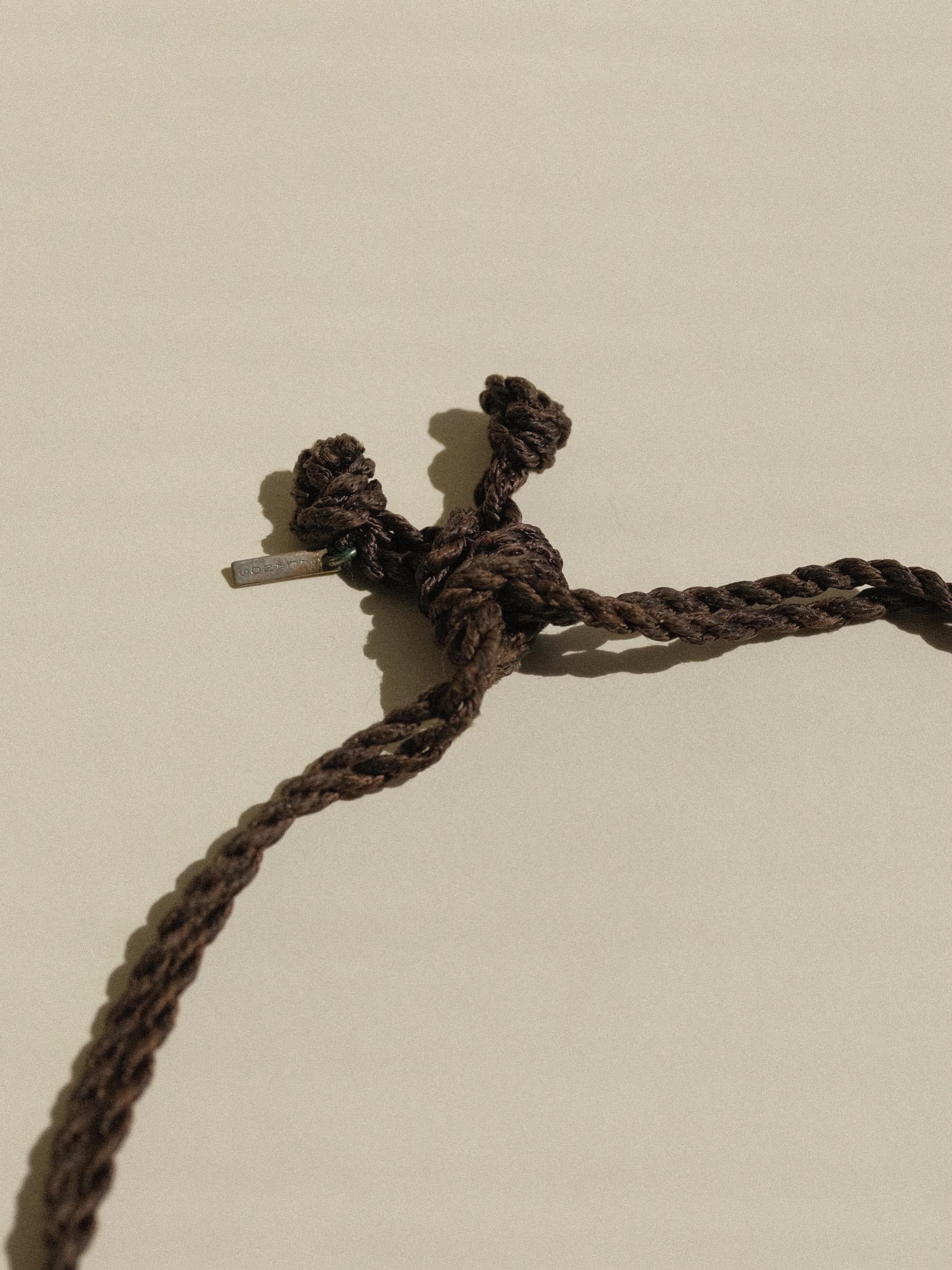 James Galanos Bernsteinharz-Halskette Roger Scemama mit geknotetem Seil 1960er 1970er Jahre  im Angebot 1