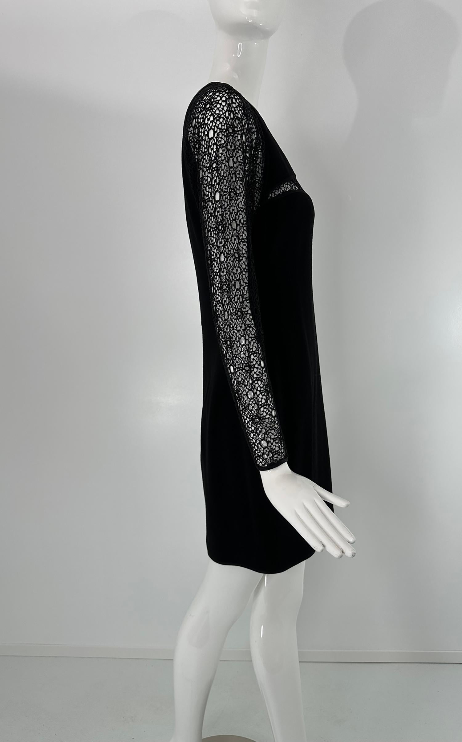 James Galanos Crepé negro con mangas de ganchillo y escote Peek a Boo  1980s en venta 7