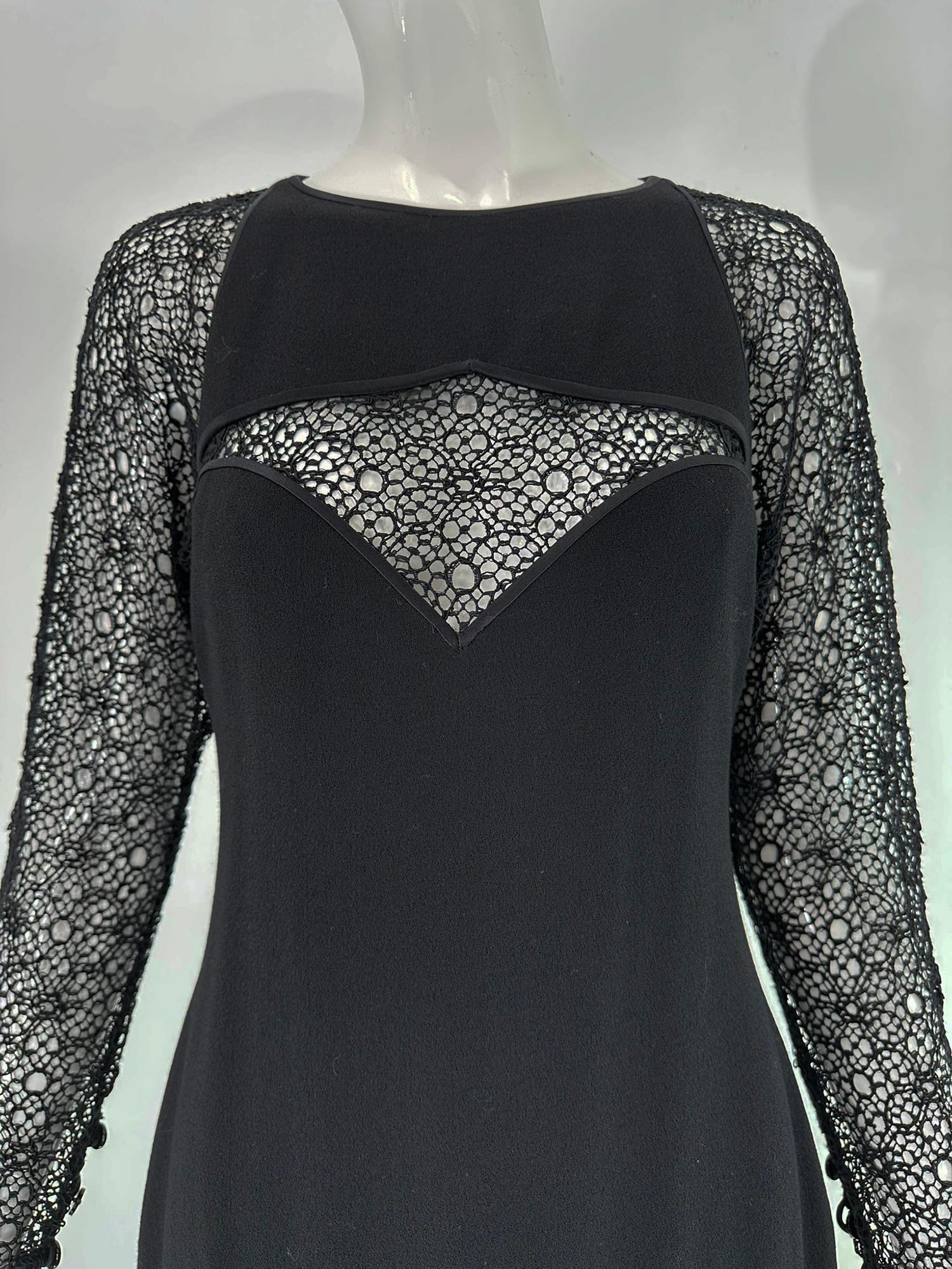 James Galanos Crepé negro con mangas de ganchillo y escote Peek a Boo  1980s Negro en venta