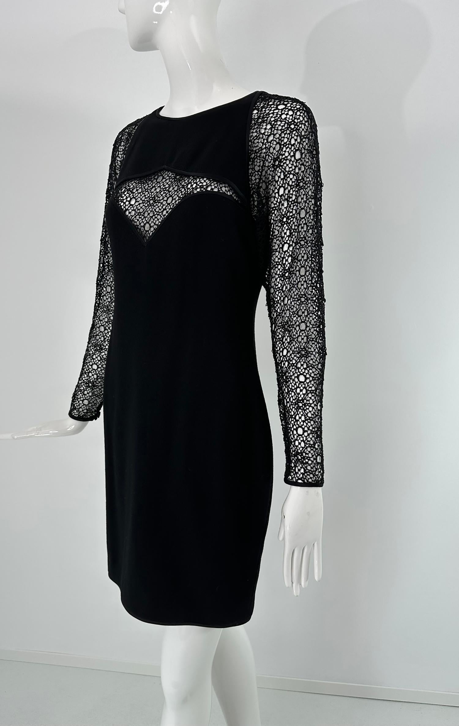 De las mujeres James Galanos Crepé negro con mangas de ganchillo y escote Peek a Boo  1980s en venta