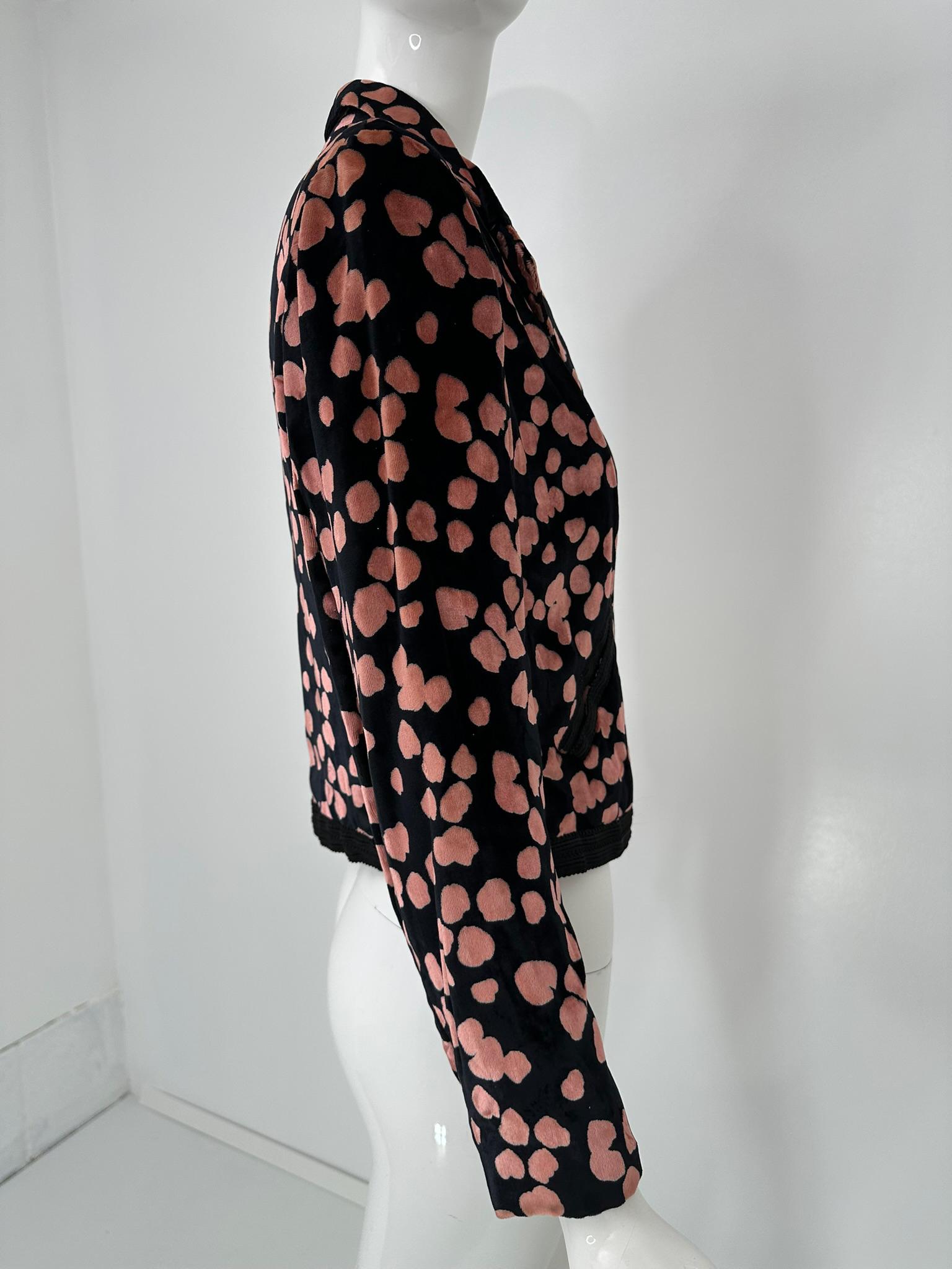 James Galanos Black & Pink Silk Velvet Cropped Jacket Black Braid Trim & Pockets (Veste courte en velours de soie noir et rose) en vente 6