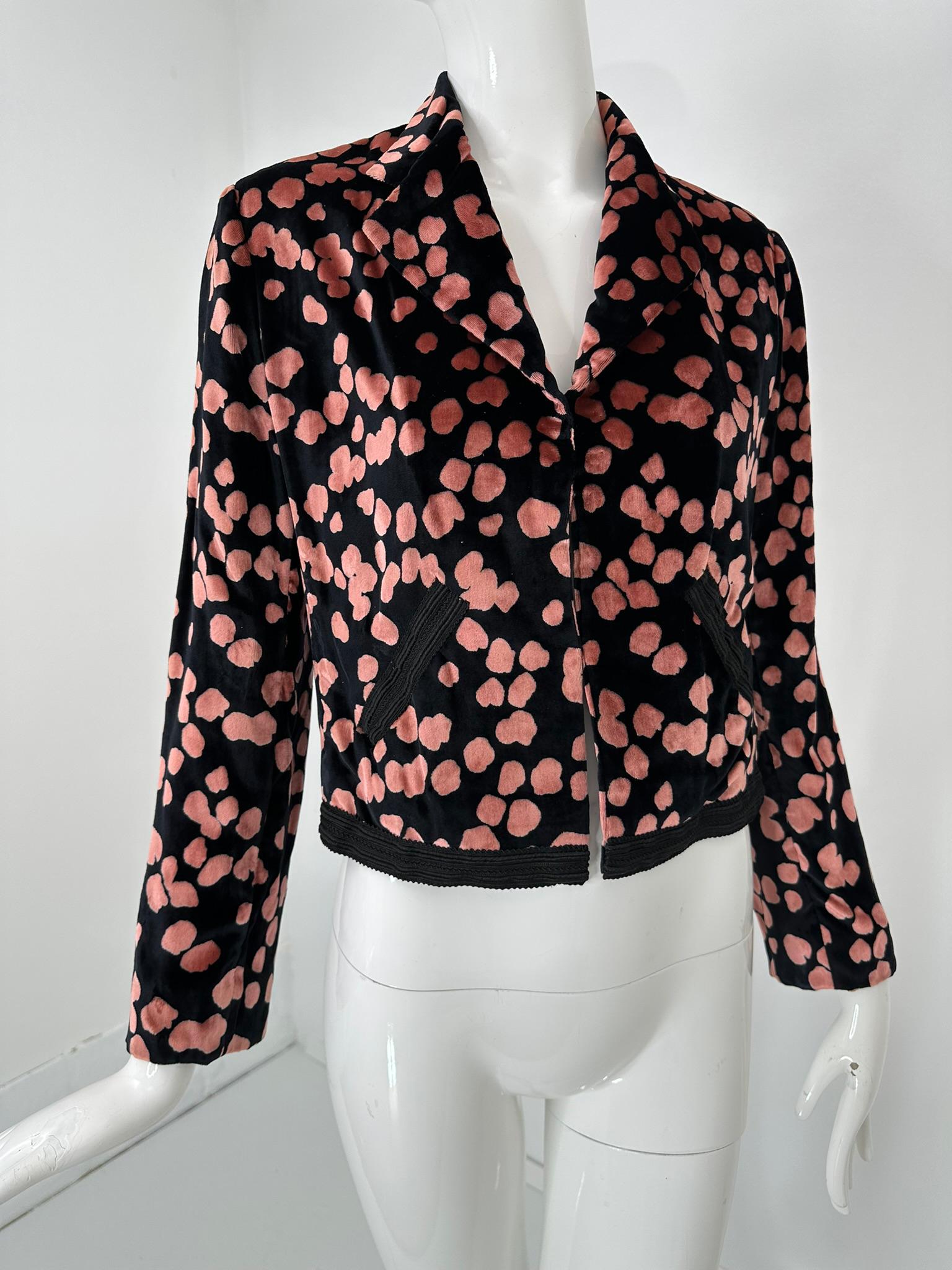 James Galanos Black & Pink Silk Velvet Cropped Jacket Black Braid Trim & Pockets (Veste courte en velours de soie noir et rose) en vente 9