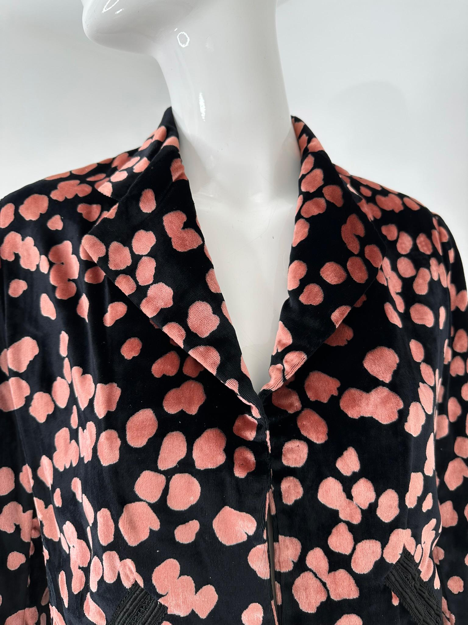 James Galanos Black & Pink Silk Velvet Cropped Jacket Black Braid Trim & Pockets (Veste courte en velours de soie noir et rose) en vente 11
