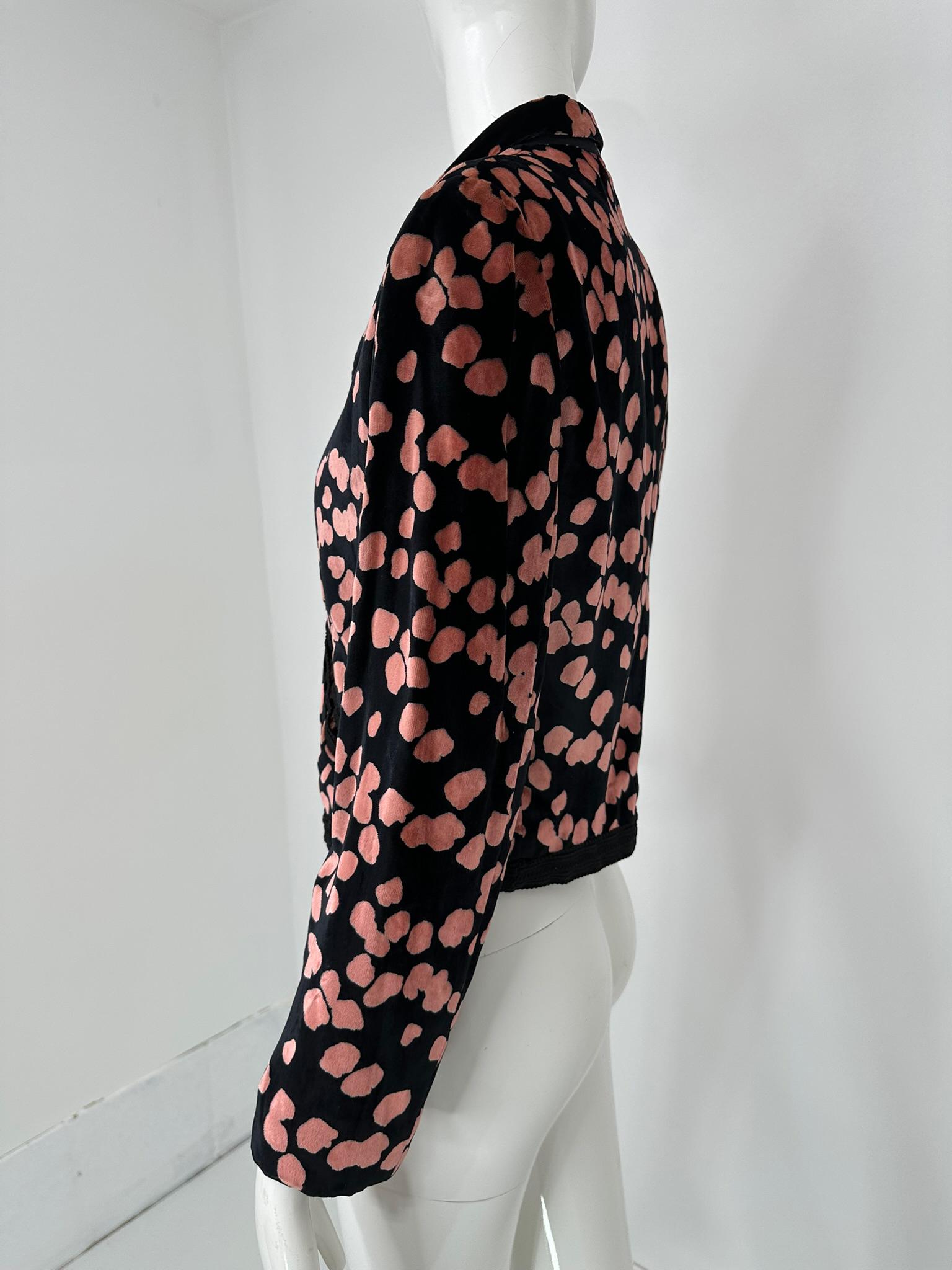 James Galanos Black & Pink Silk Velvet Cropped Jacket Black Braid Trim & Pockets (Veste courte en velours de soie noir et rose) Pour femmes en vente