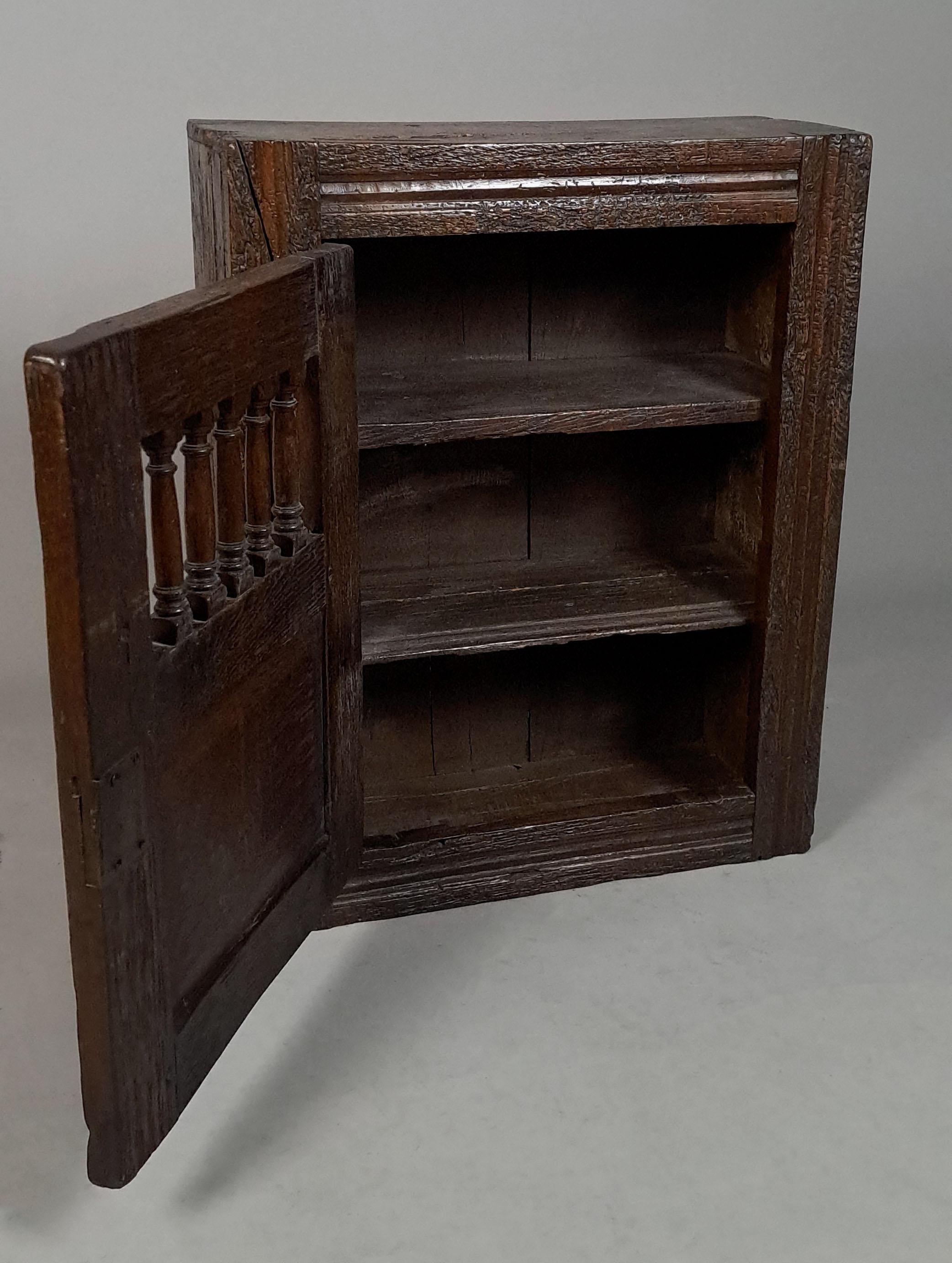 James I Oak Mural Livery Cupboard on Stand c. 1620 For Sale 3
