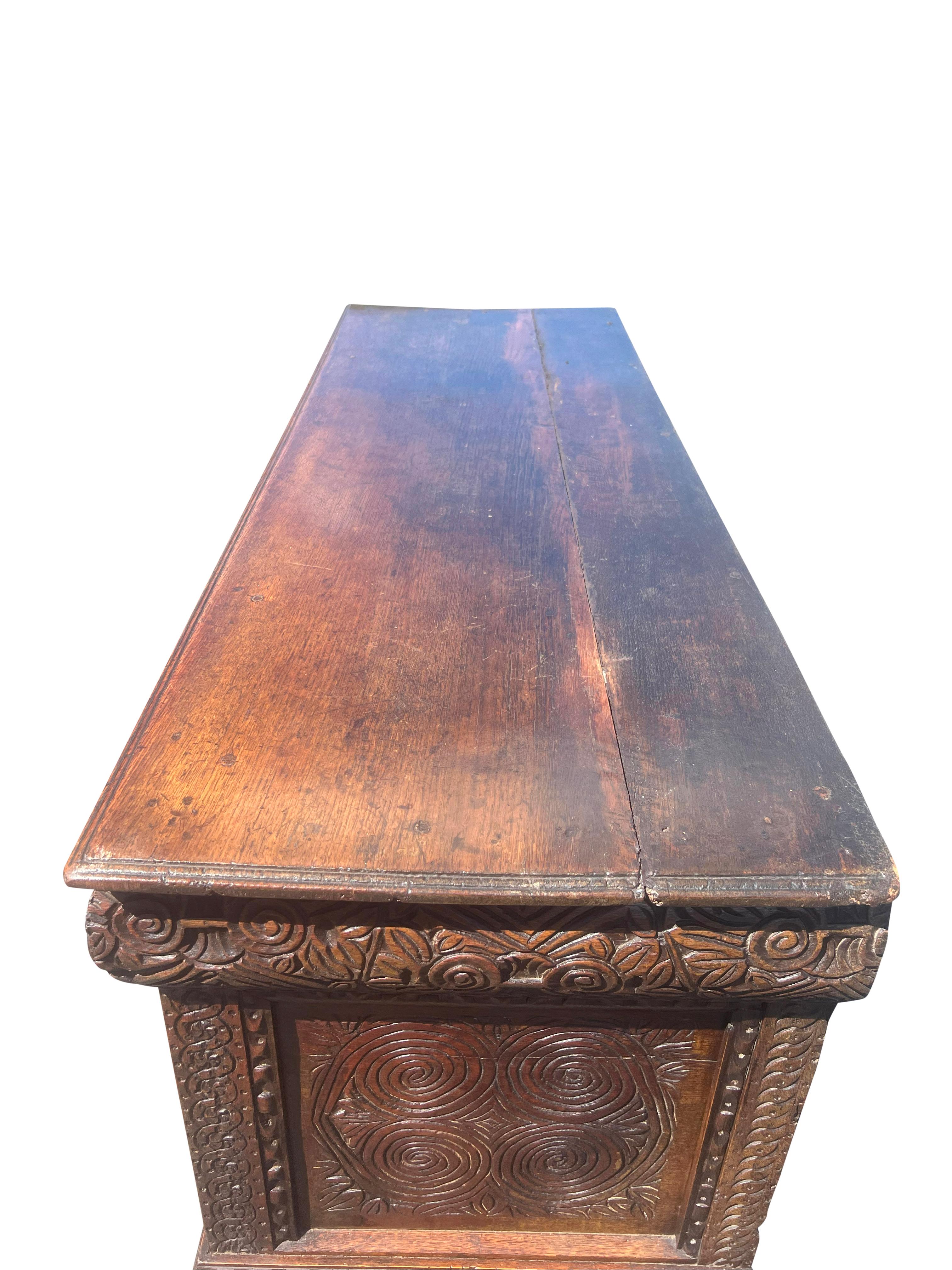 James II Eiche Hofschrank im Angebot 3