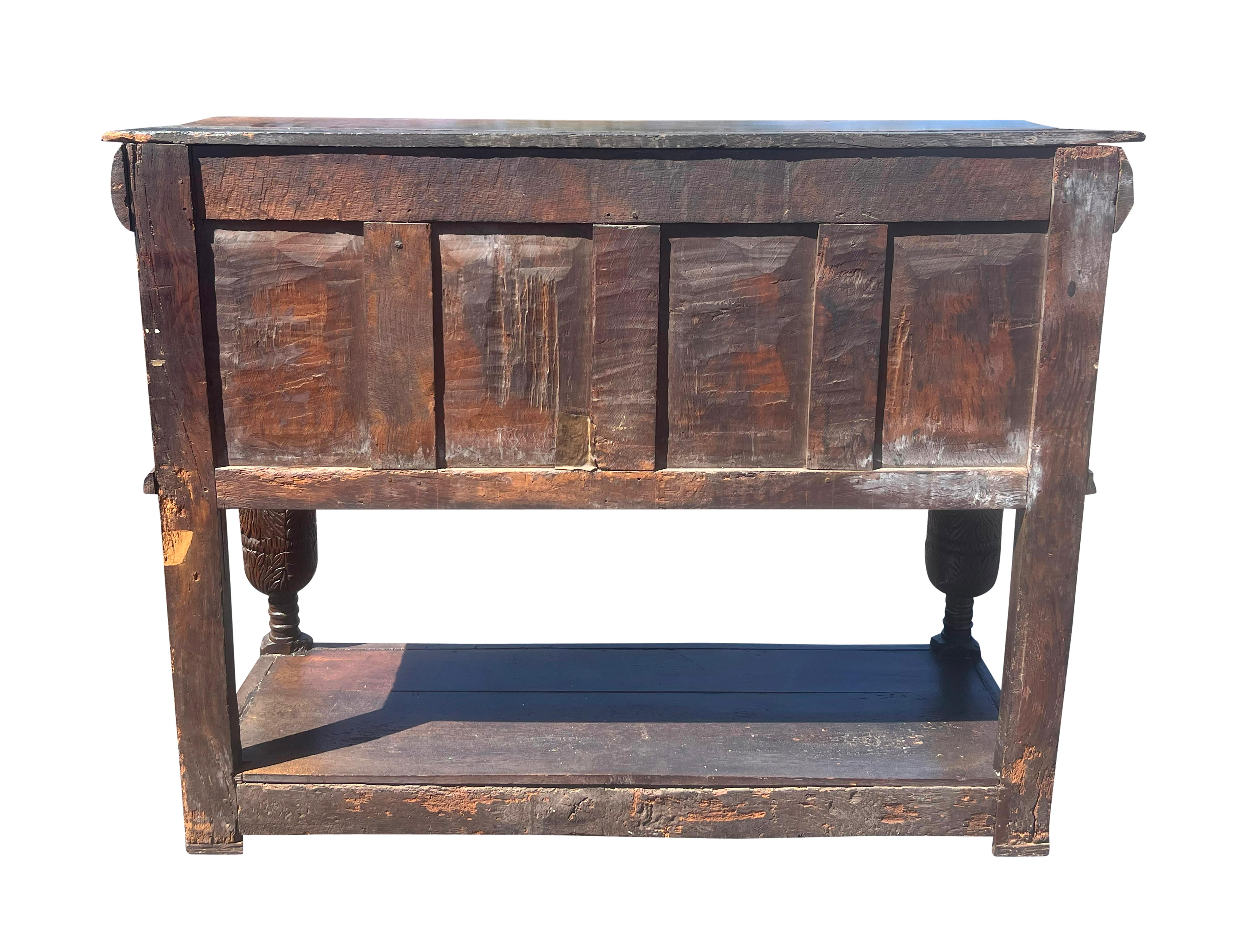 James II Eiche Hofschrank im Zustand „Gut“ im Angebot in Essex, MA