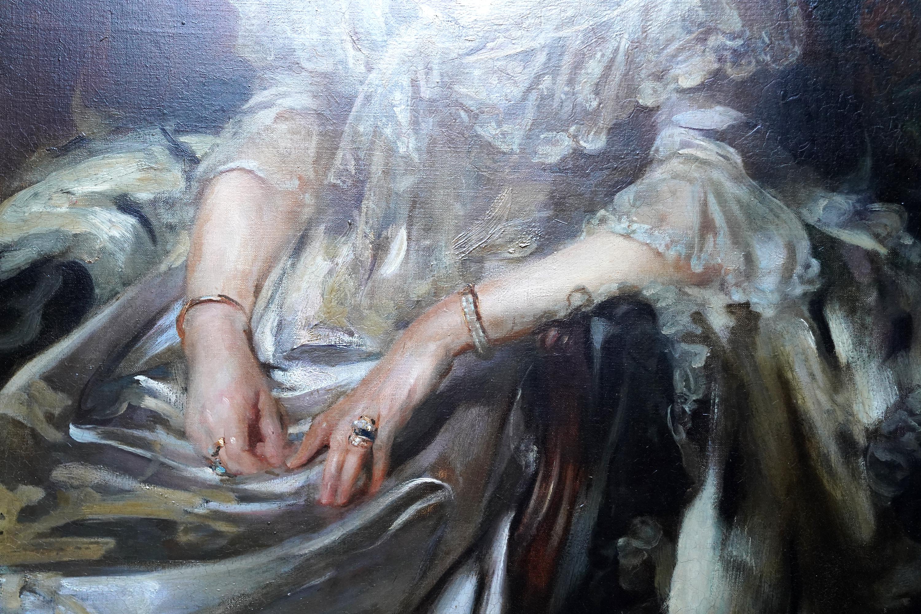 Ein Original Öl auf Leinwand von Sir James Jebusa Shannon. Das Gemälde zeigt Lady Ruthven in einem atemberaubenden Kleid aus Seide und Spitze. Es stammt aus der Edwardianischen Zeit und zeigt ein kühnes Gemälde des britischen Impressionismus mit