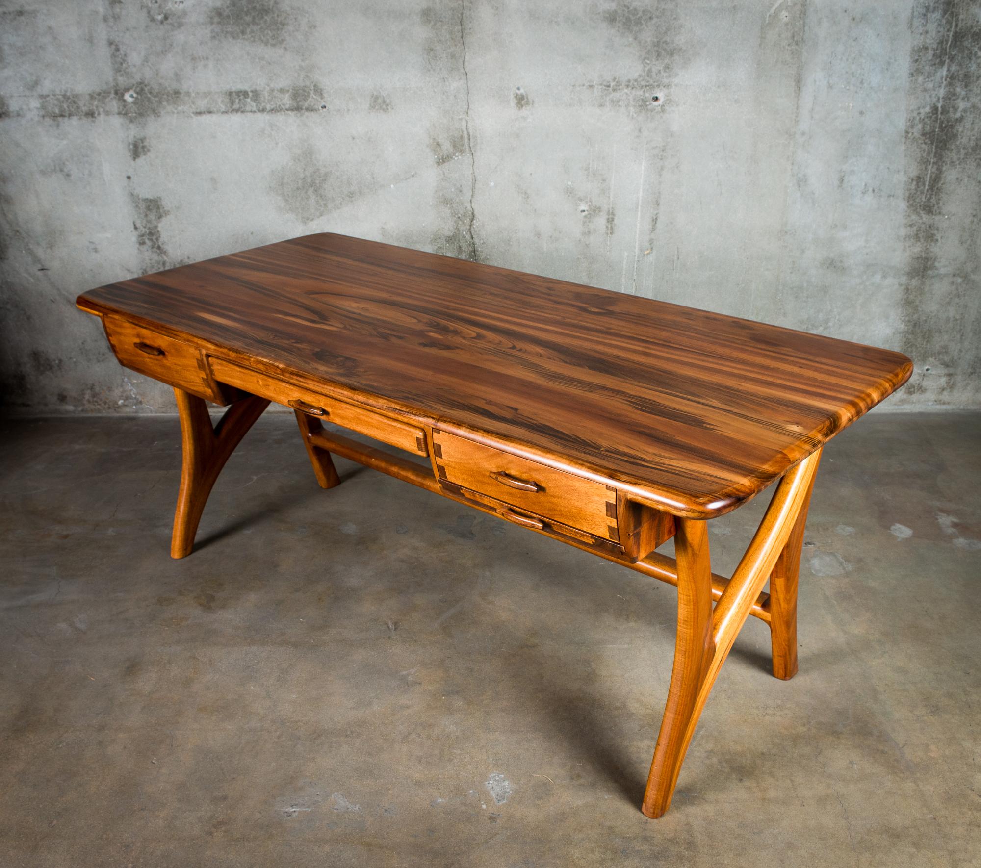 James 'Jim' Sweeney Desk In Excellent Condition For Sale In Los Angeles, CA