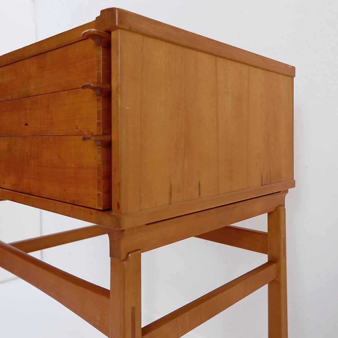 Mueble James Krenov con juego de Cubiertos 