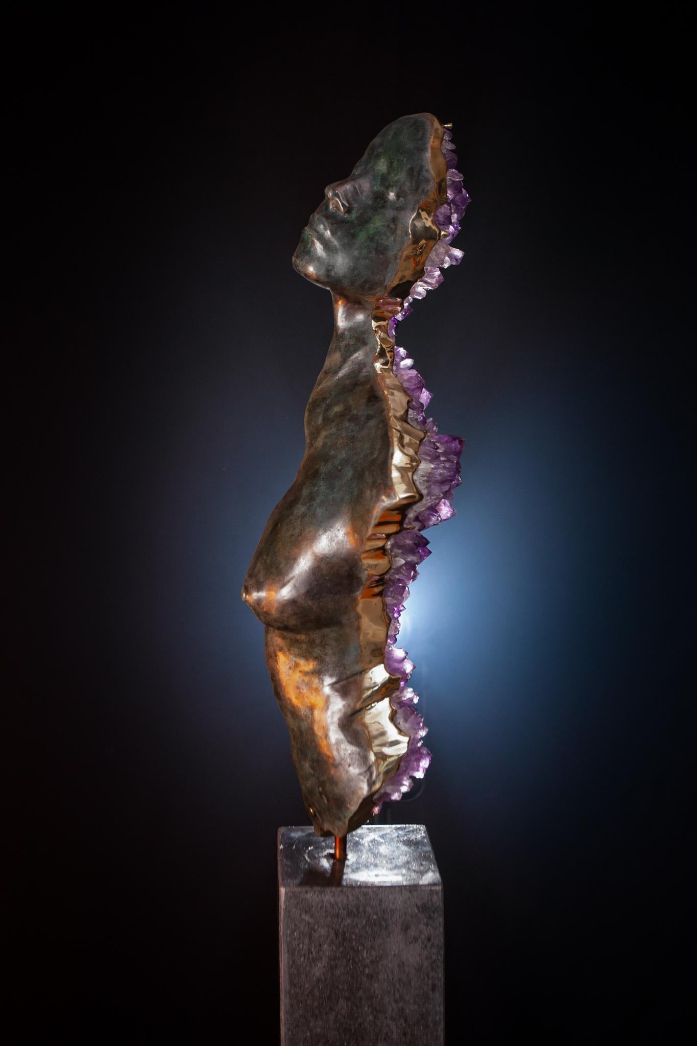 James Lomax Abstract Sculpture – LIMINALER ZUSTAND  Amethystkristalle, Bronzeskulptur
