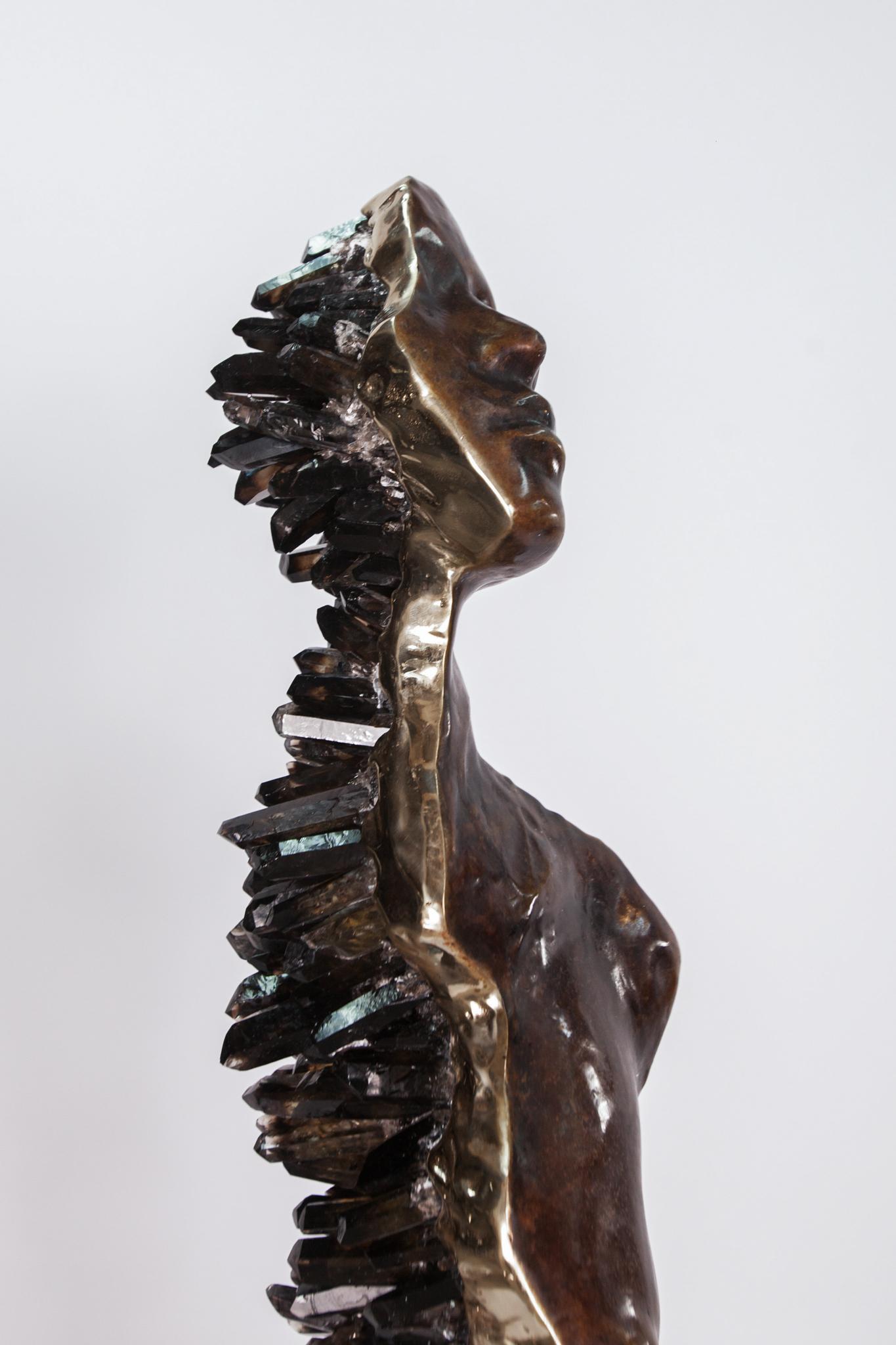 ÉTAT LIMINAL  Sculpture en bronze et cristaux de quartz fumé en vente 14