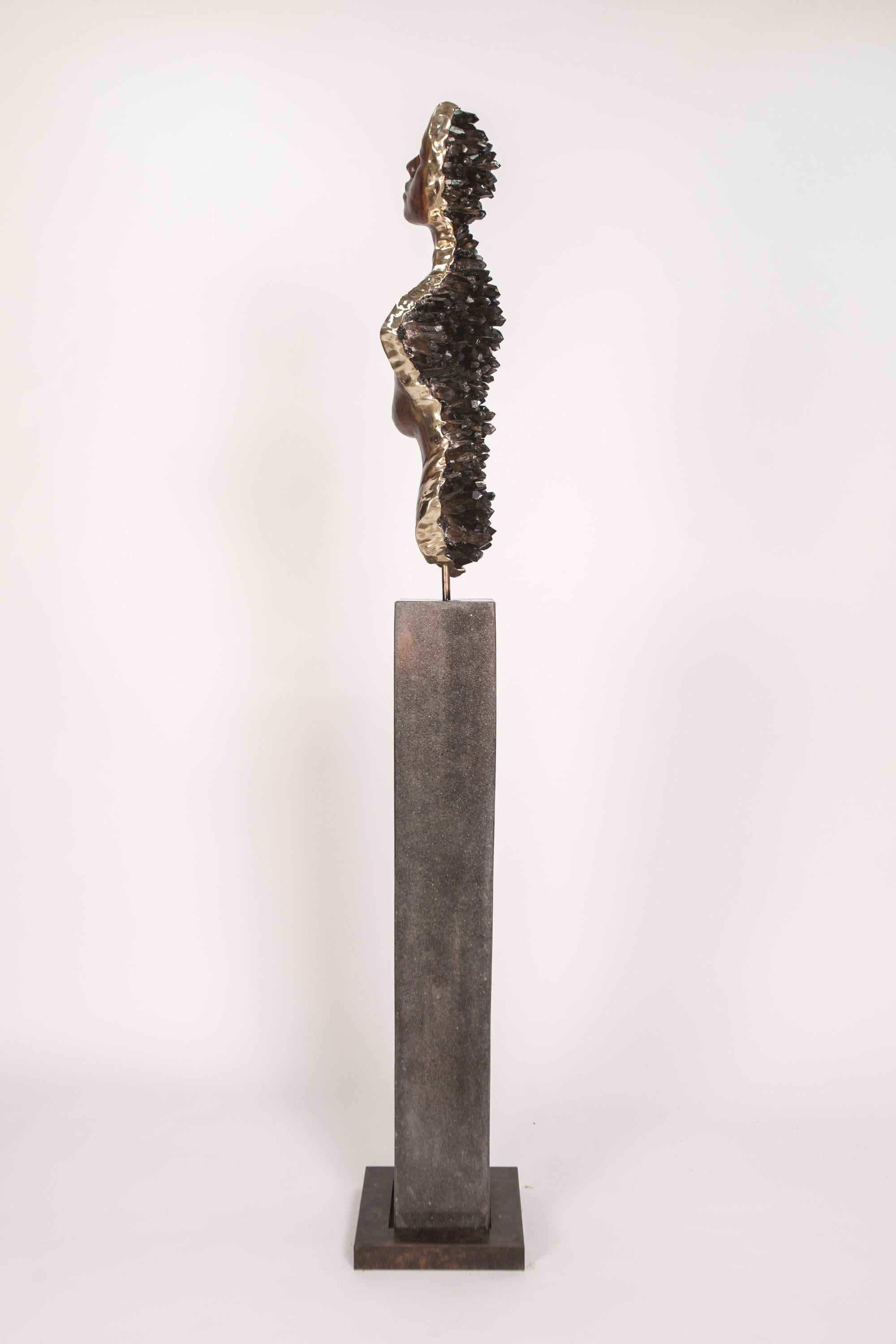 ÉTAT LIMINAL  Sculpture en bronze et cristaux de quartz fumé en vente 5
