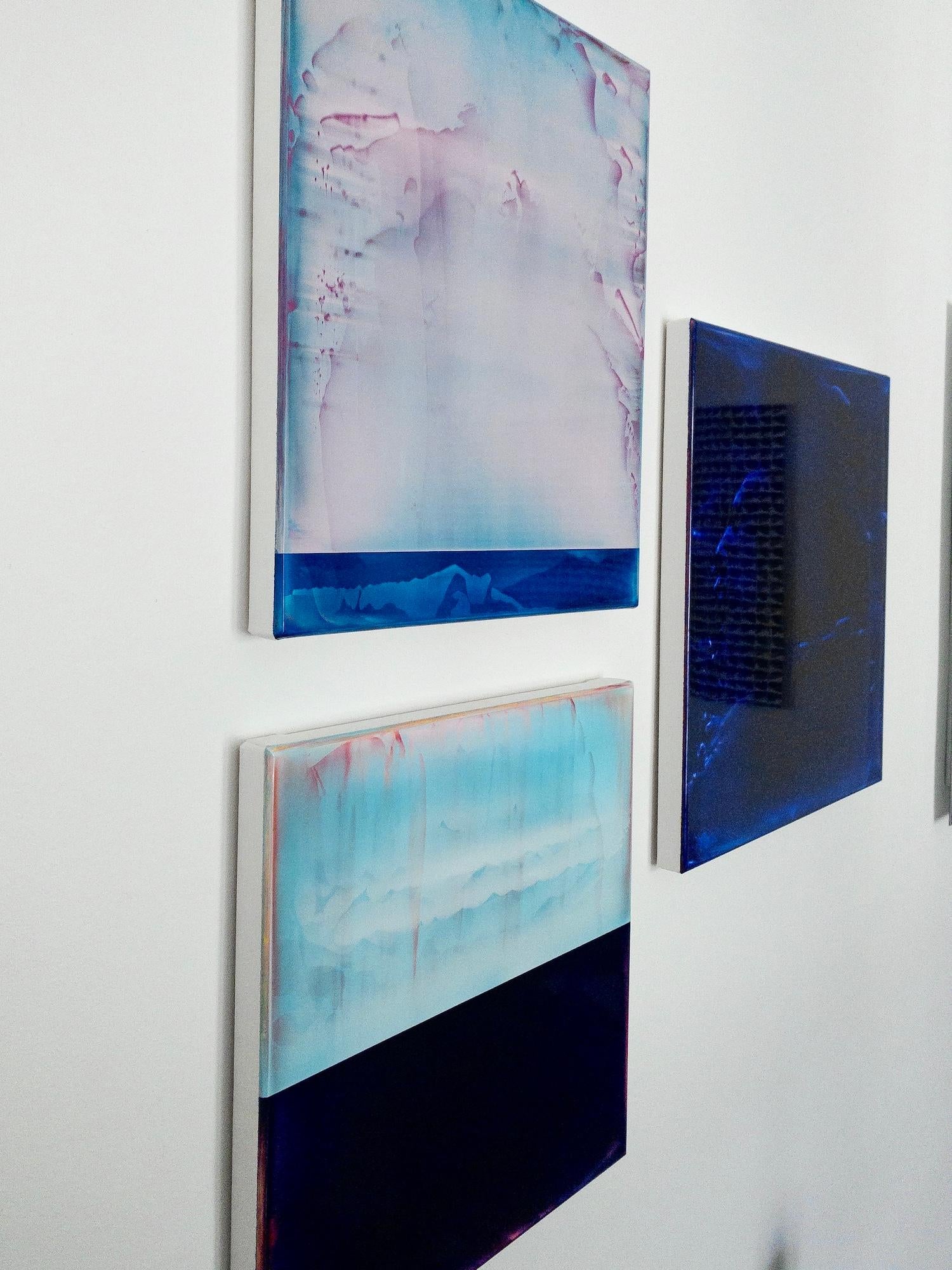 Lucent (2/19) di James Lumsden - Quadro astratto a colori, rosa e blu in vendita 14