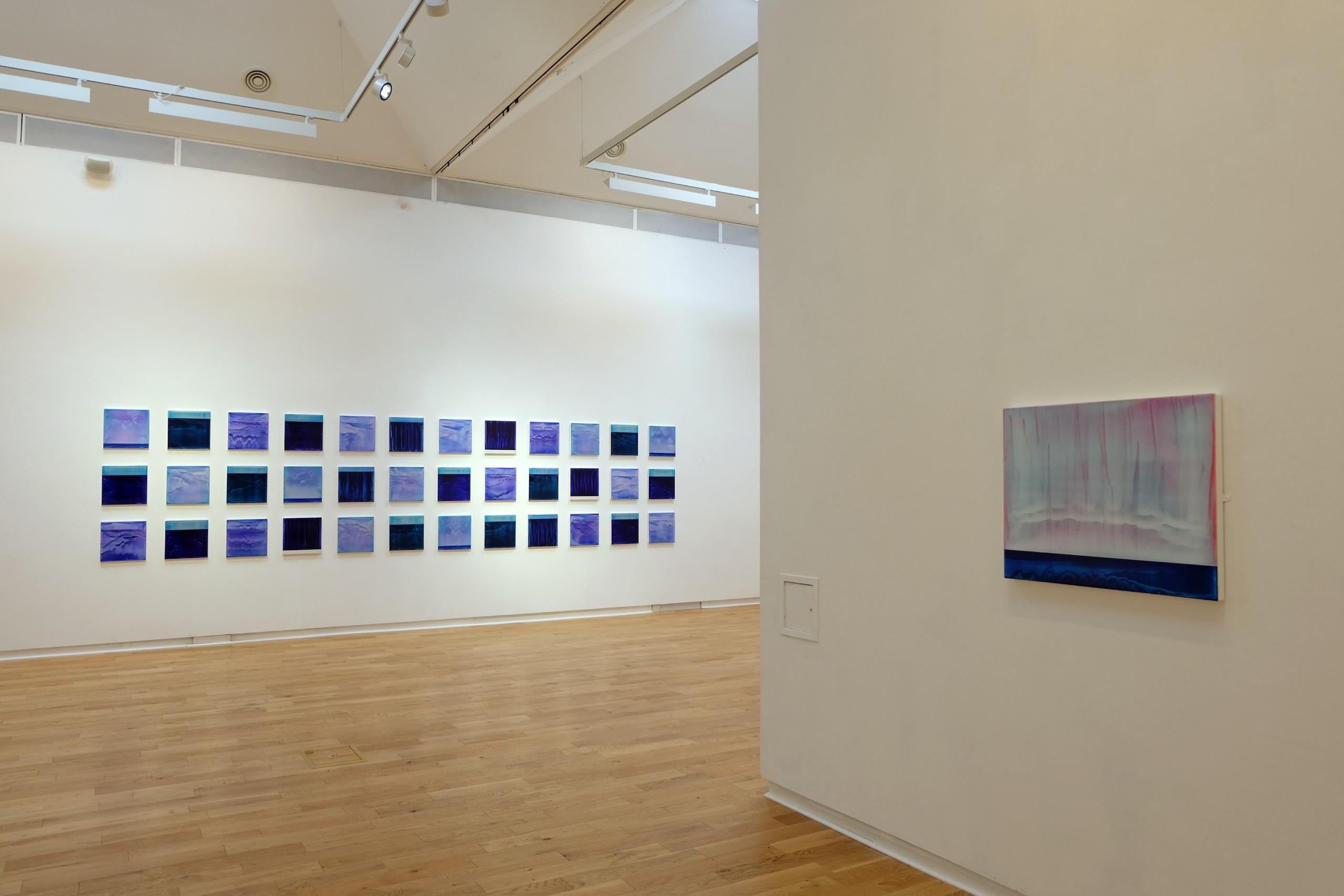 Lucent (4/19) von James Lumsden - Abstrakte Farbmalerei, rosa und hellblau im Angebot 13