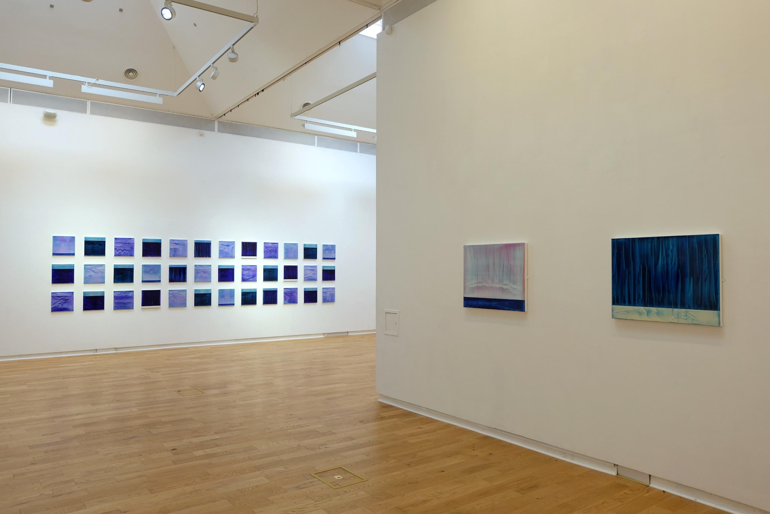 Lucent (4/19) von James Lumsden - Abstrakte Farbmalerei, rosa und hellblau im Angebot 14