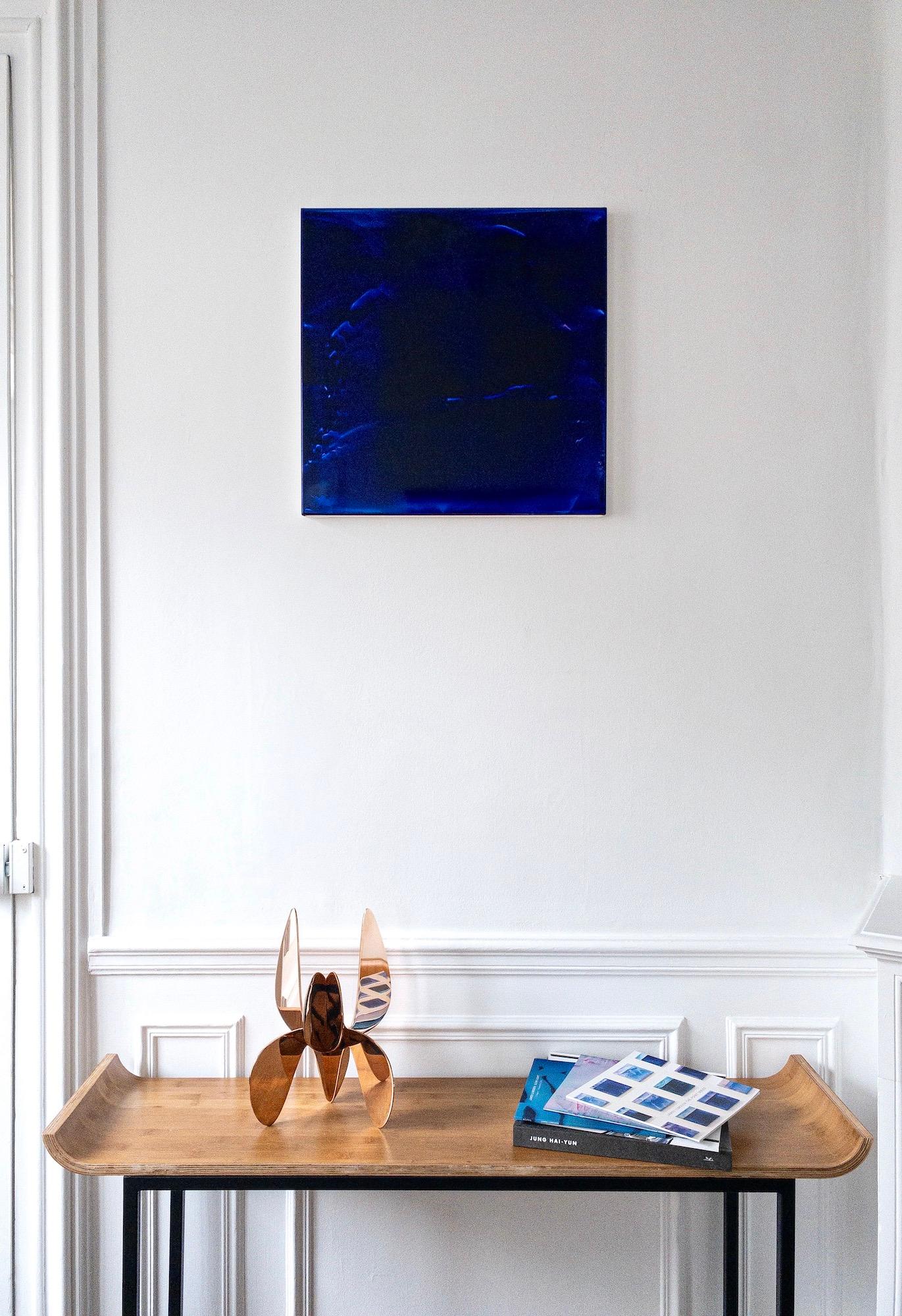 Resonance (2/22) par A James Lumsden - Peinture abstraite en couleur, bleu profond  en vente 2