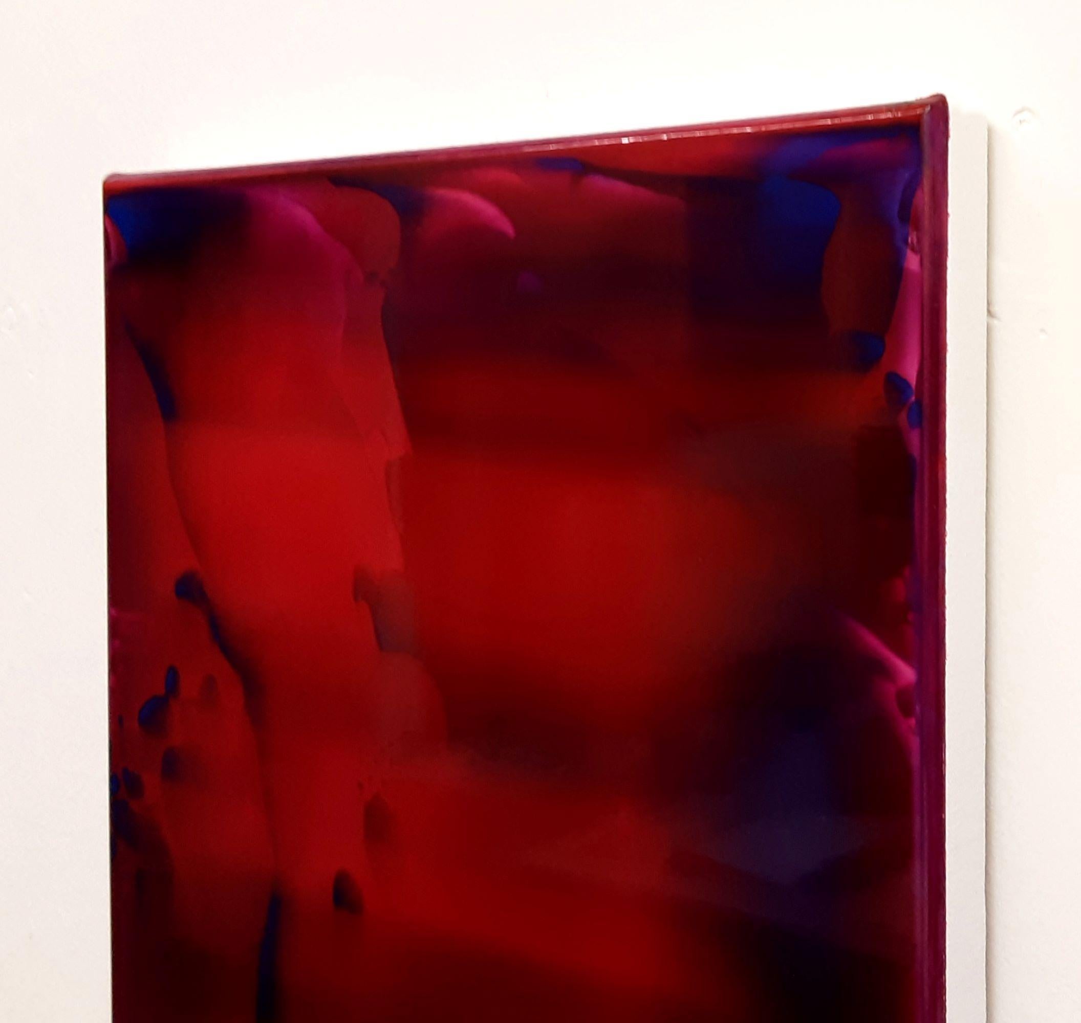 Resonanz (30/21) von James Lumsden - Abstrakte Malerei, tiefrot, glänzend, blau im Angebot 4