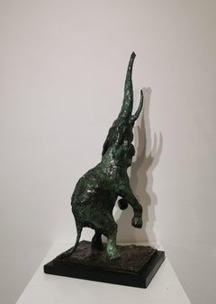Stretch  Una scultura originale in bronzo