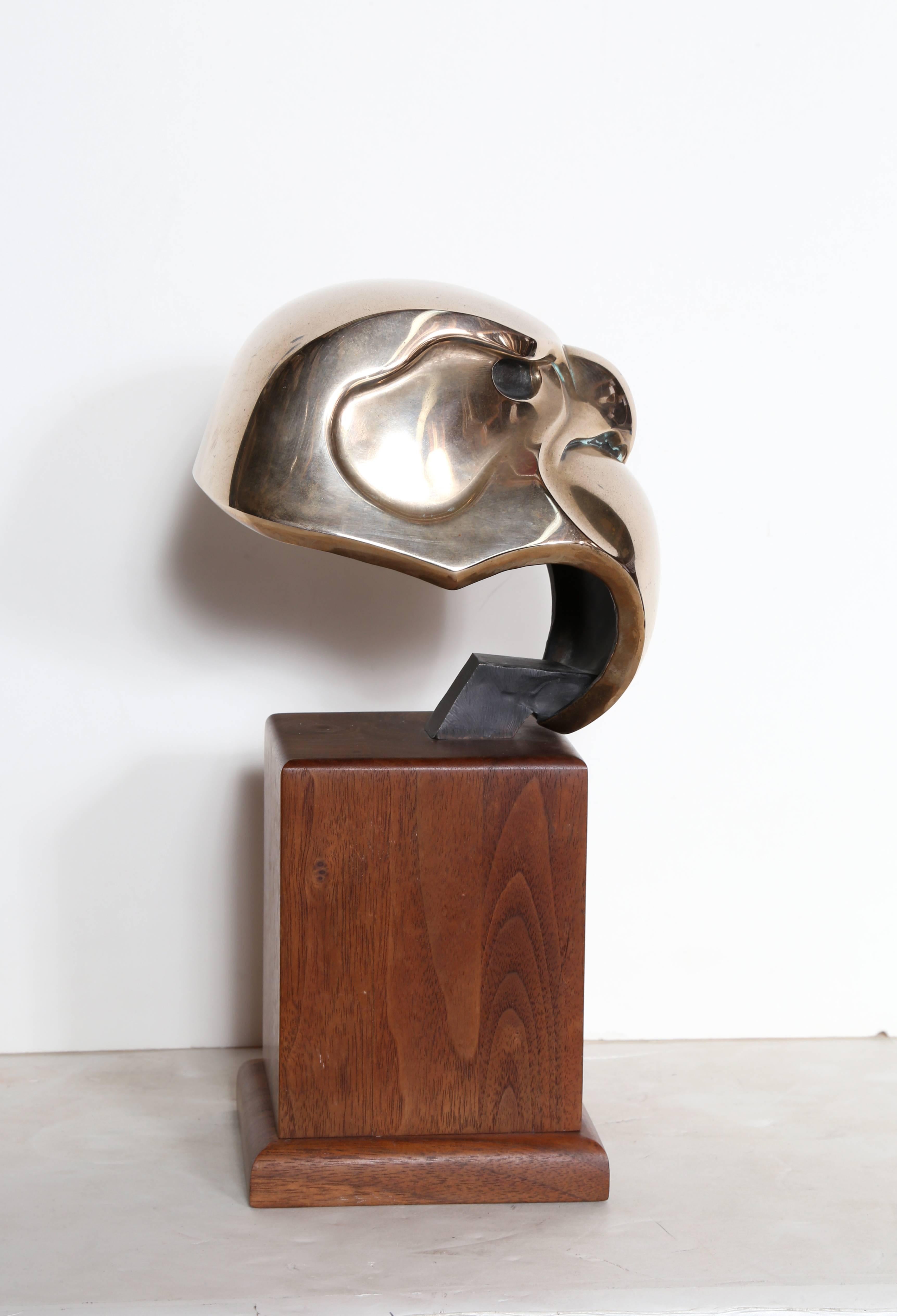 Hunter, escultura de bronce y madera de James McCain en venta 5