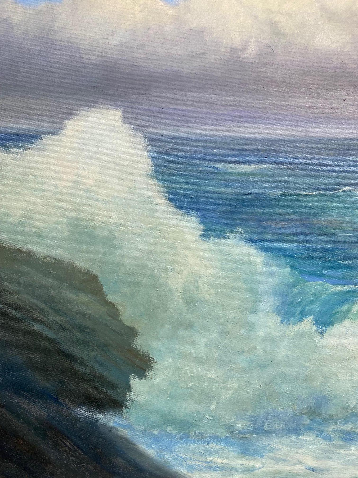 La maestosità delle onde dell'Oceano Atlantico e del sole al mattino è ipnotizzante.  Il rock classico  formazioni in questo paesaggio marino impressionista dell'artista James McGinley, ex presidente del dipartimento di belle arti della Famed School